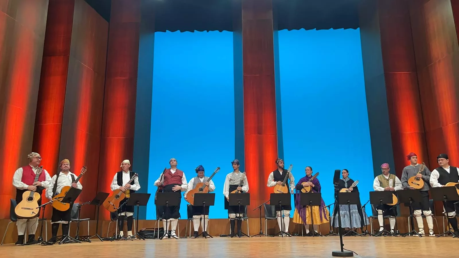 Certamen Nacional de Jota de Huesca para los más pequeños, veteranos, baile e indumentaria. Foto Mercedes Manterola