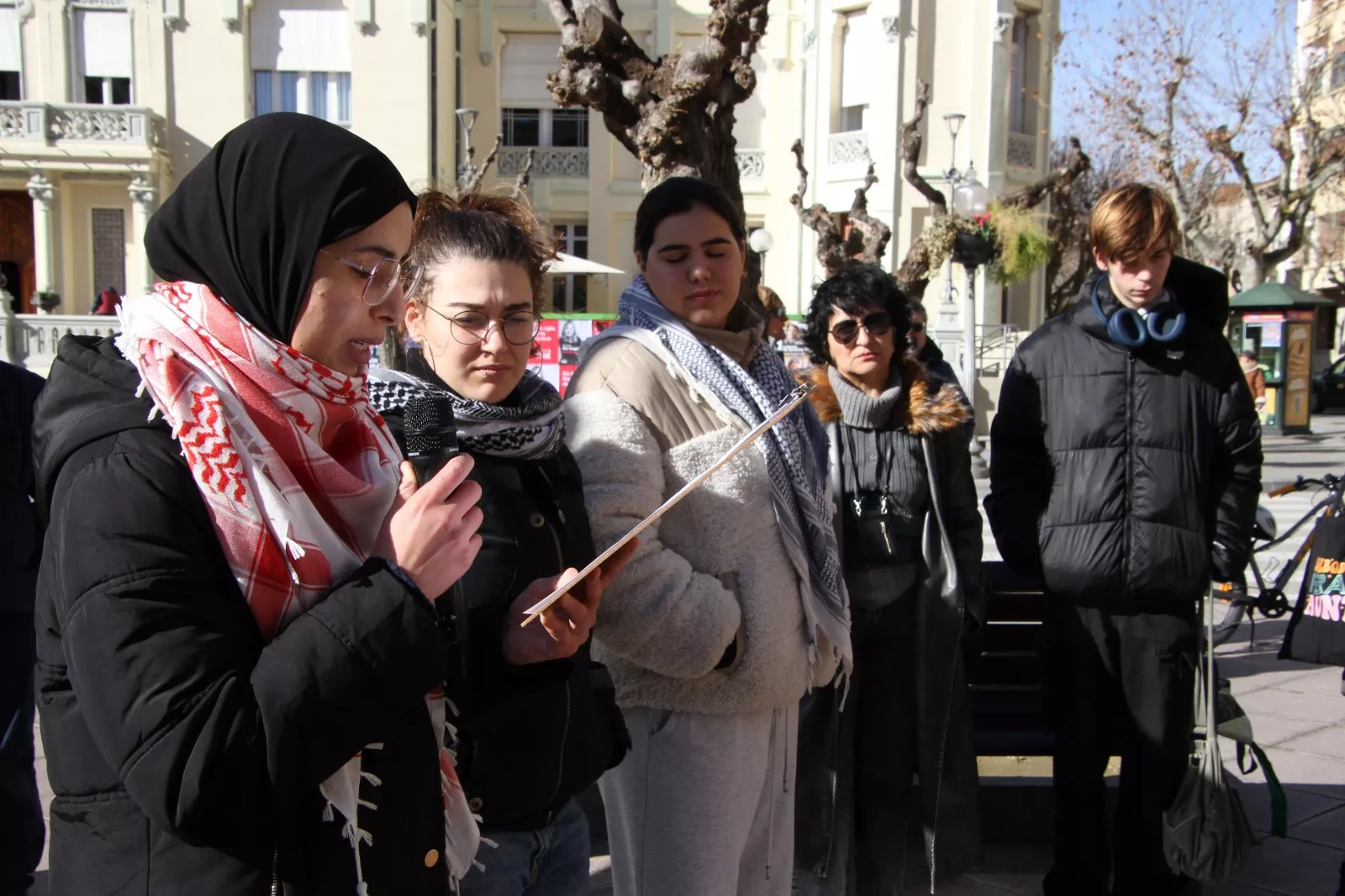 Concentración en Huesca de apoyo a Palestina. Foto Carlos Neofato