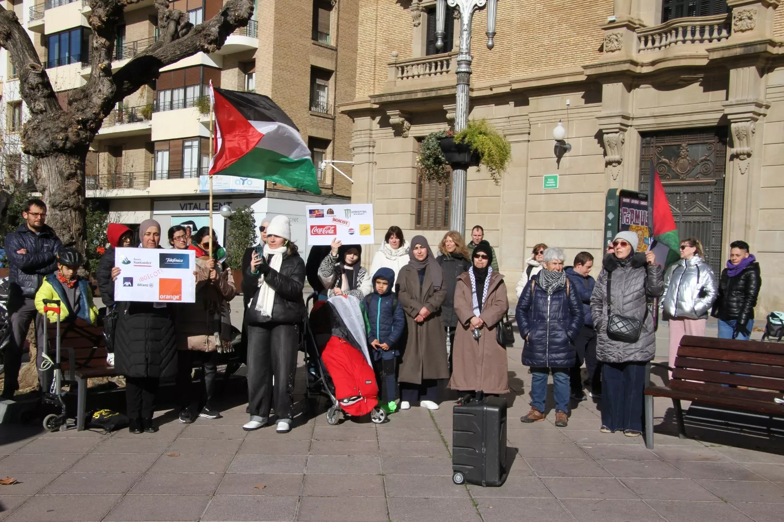 Concentración en Huesca de apoyo a Palestina. Foto Carlos Neofato