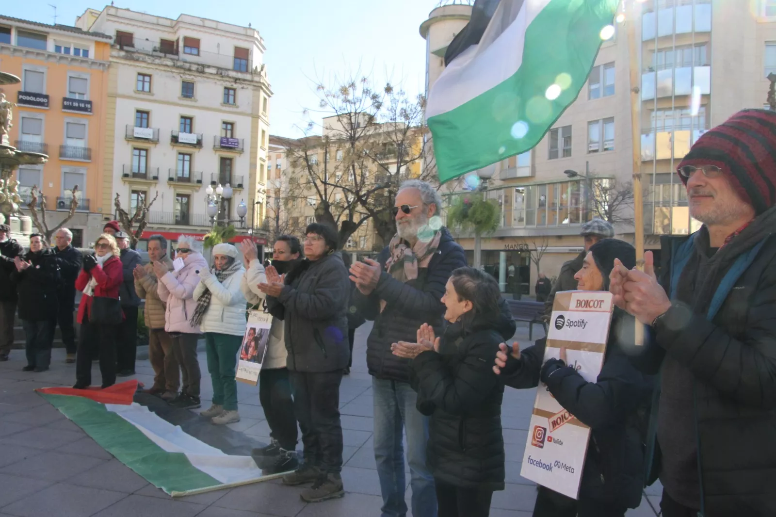 Concentración en Huesca de apoyo a Palestina. Foto Carlos Neofato