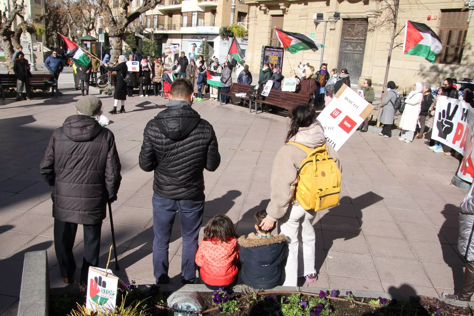 Concentración en Huesca de apoyo a Palestina. Foto Carlos Neofato