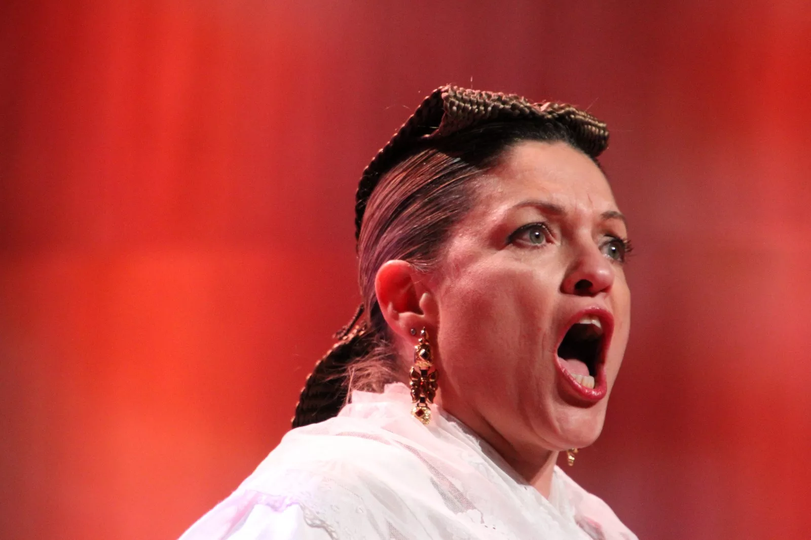 XXXIII Certamen Nacional de Jota Ciudad de Huesca en adultos, los dúos y los premios extraordinarios. Foto Carlos Neofato