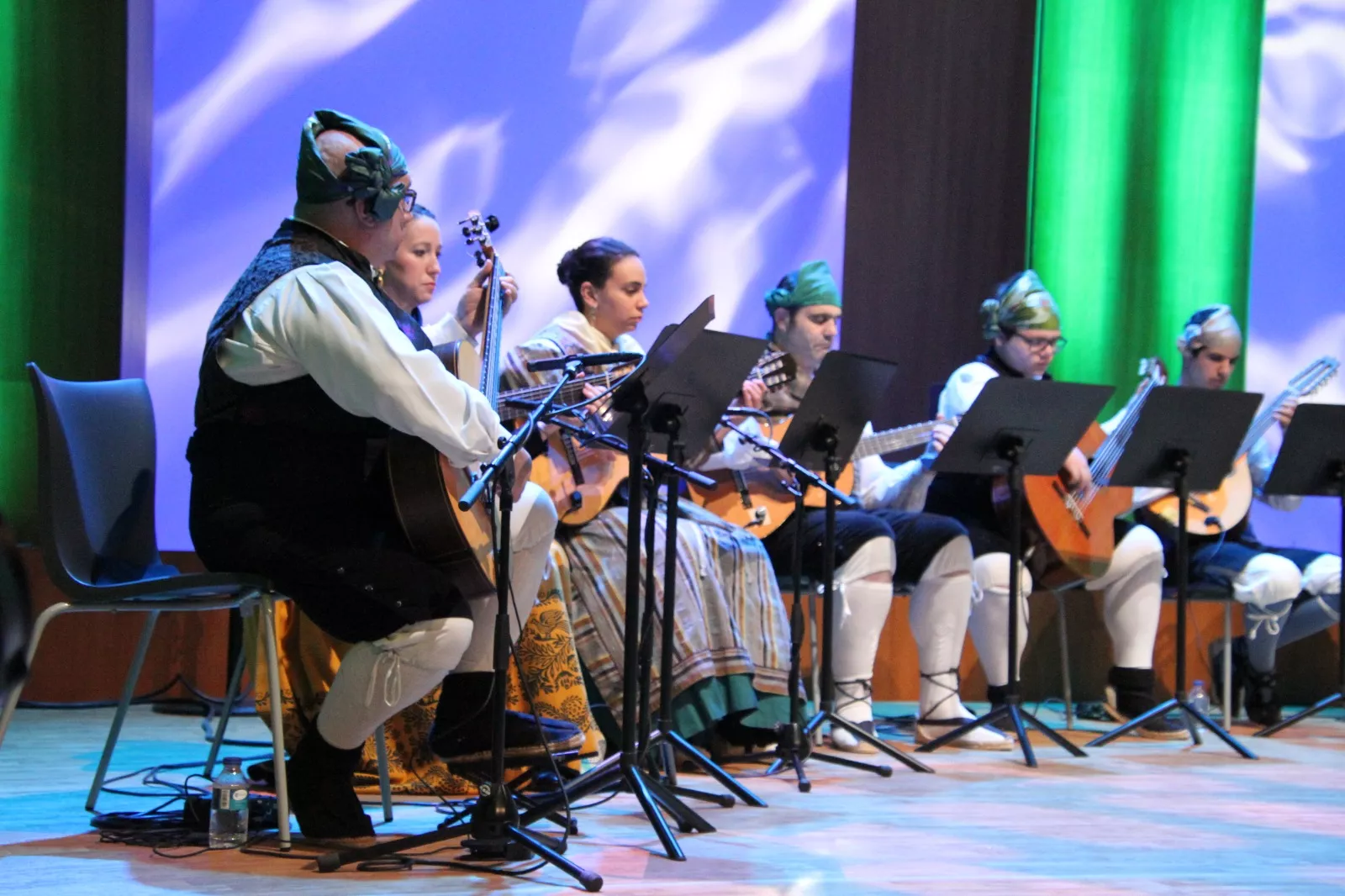 XXXIII Certamen Nacional de Jota Ciudad de Huesca en adultos, los dúos y los premios extraordinarios. Foto Carlos Neofato
