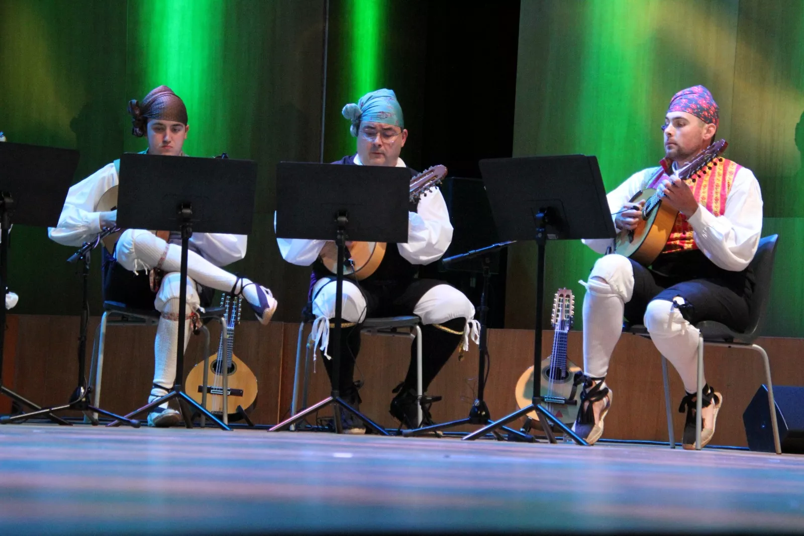 XXXIII Certamen Nacional de Jota Ciudad de Huesca en adultos, los dúos y los premios extraordinarios. Foto Carlos Neofato