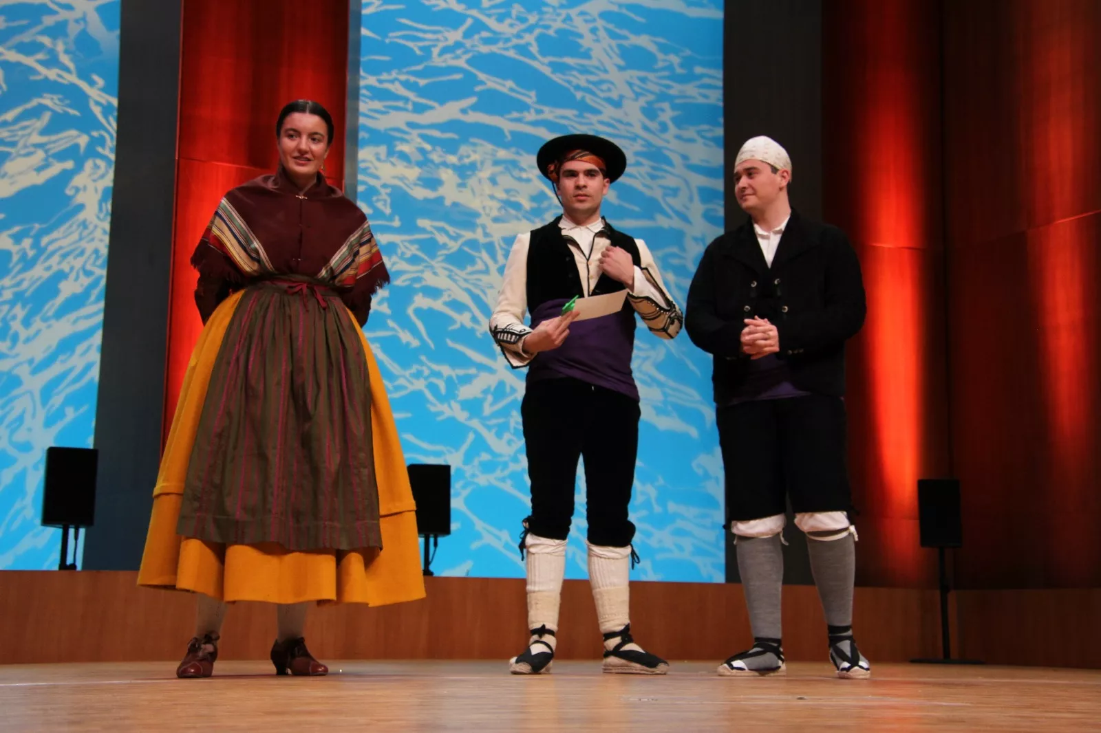XXXIII Certamen Nacional de Jota Ciudad de Huesca en adultos, los dúos y los premios extraordinarios. Foto Carlos Neofato