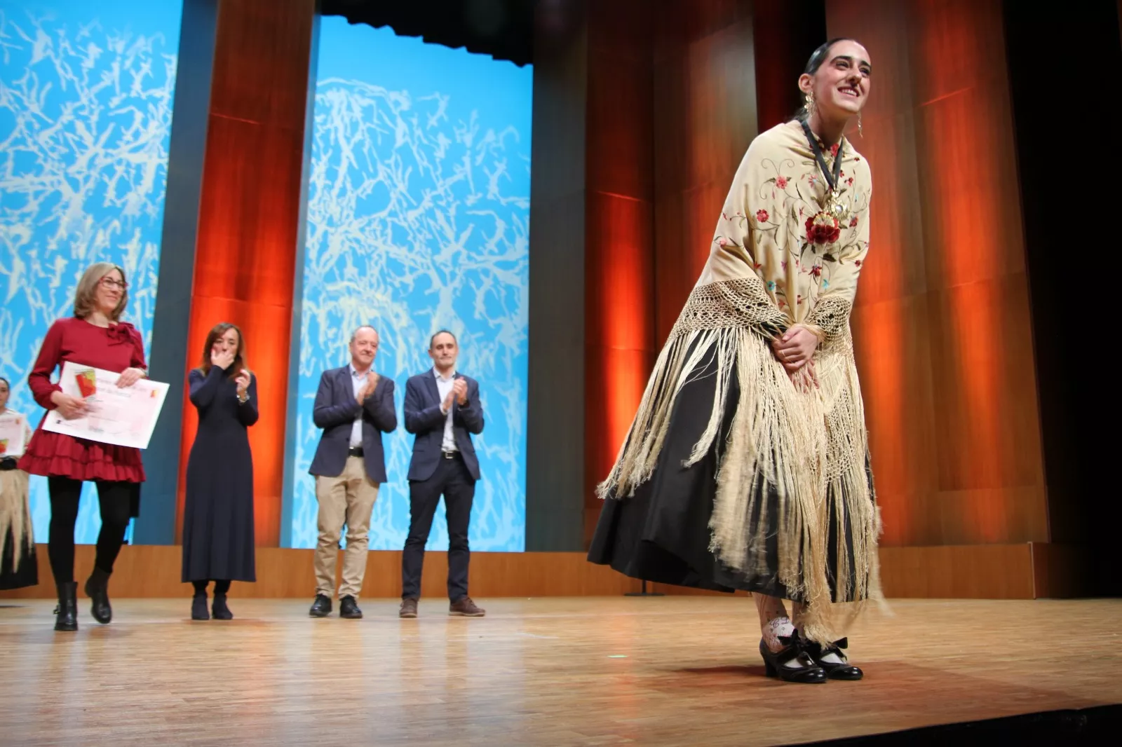 XXXIII Certamen Nacional de Jota Ciudad de Huesca en adultos, los dúos y los premios extraordinarios. Foto Carlos Neofato