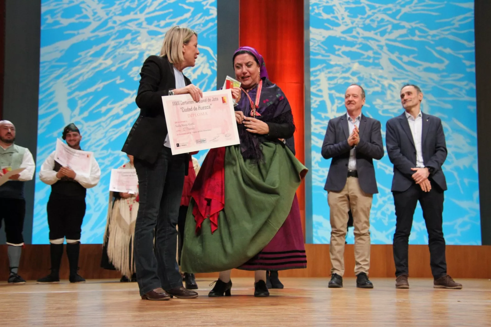 XXXIII Certamen Nacional de Jota Ciudad de Huesca en adultos, los dúos y los premios extraordinarios. Foto Carlos Neofato