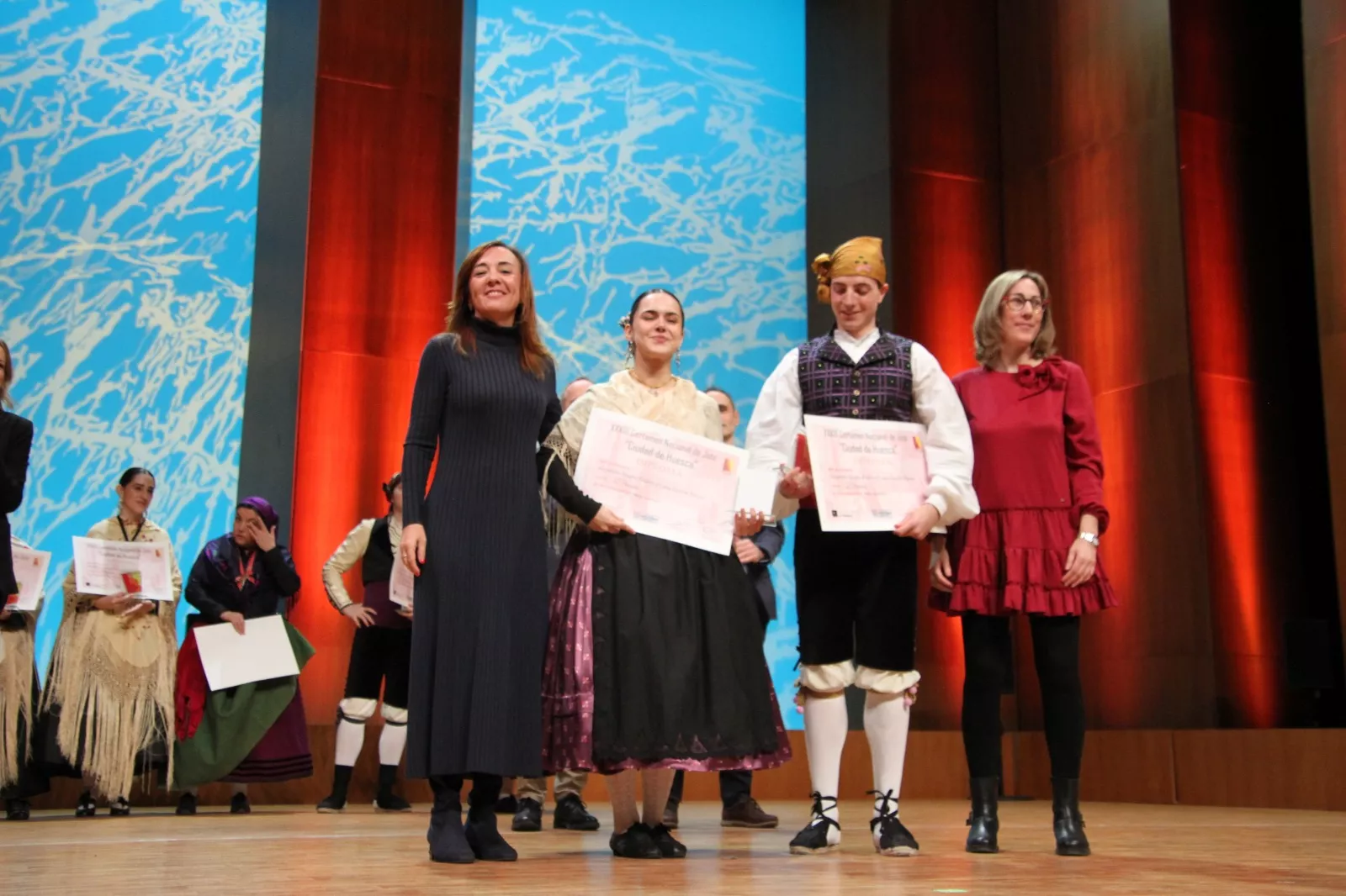 XXXIII Certamen Nacional de Jota Ciudad de Huesca en adultos, los dúos y los premios extraordinarios. Foto Carlos Neofato