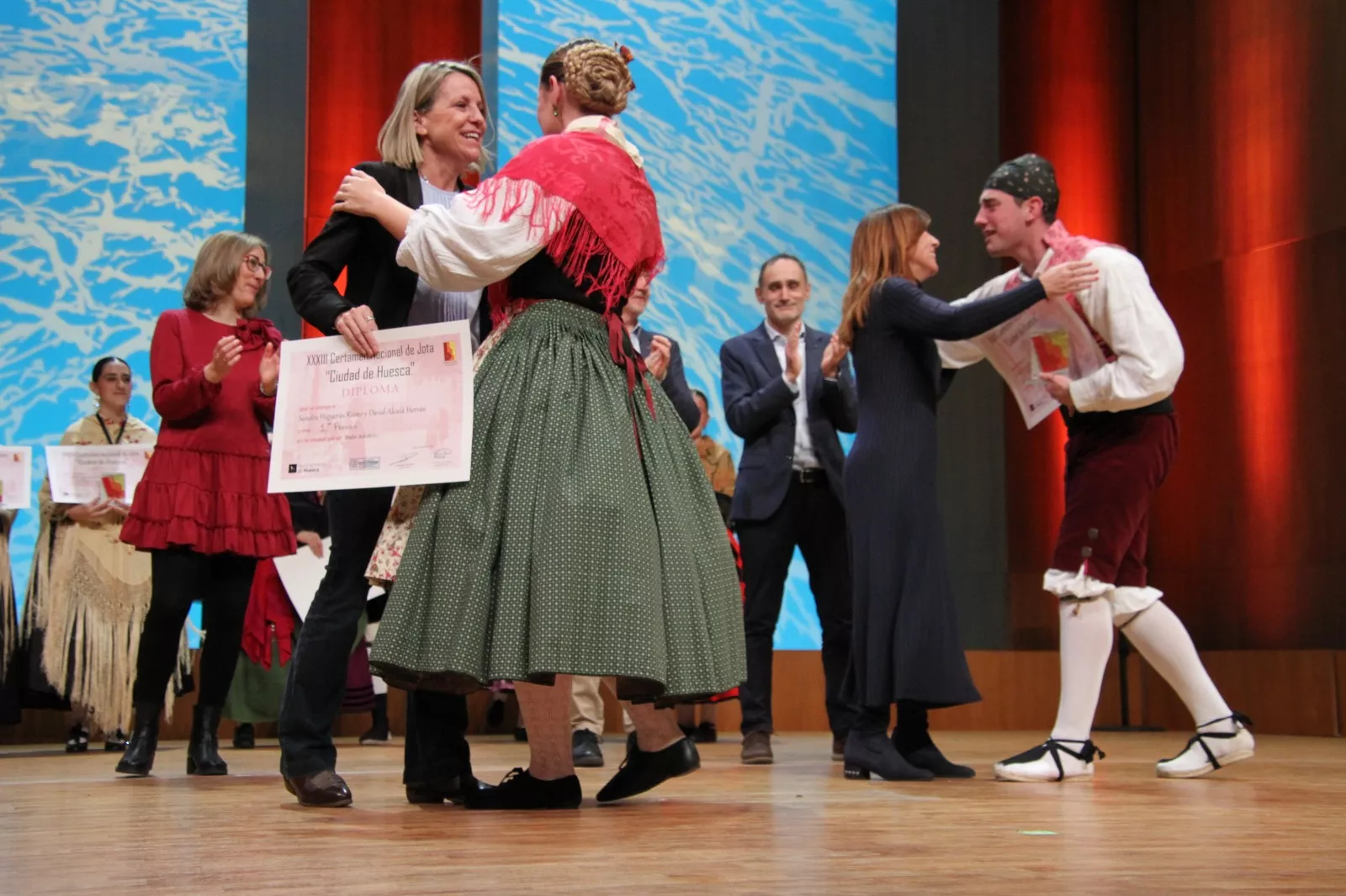 XXXIII Certamen Nacional de Jota Ciudad de Huesca en adultos, los dúos y los premios extraordinarios. Foto Carlos Neofato