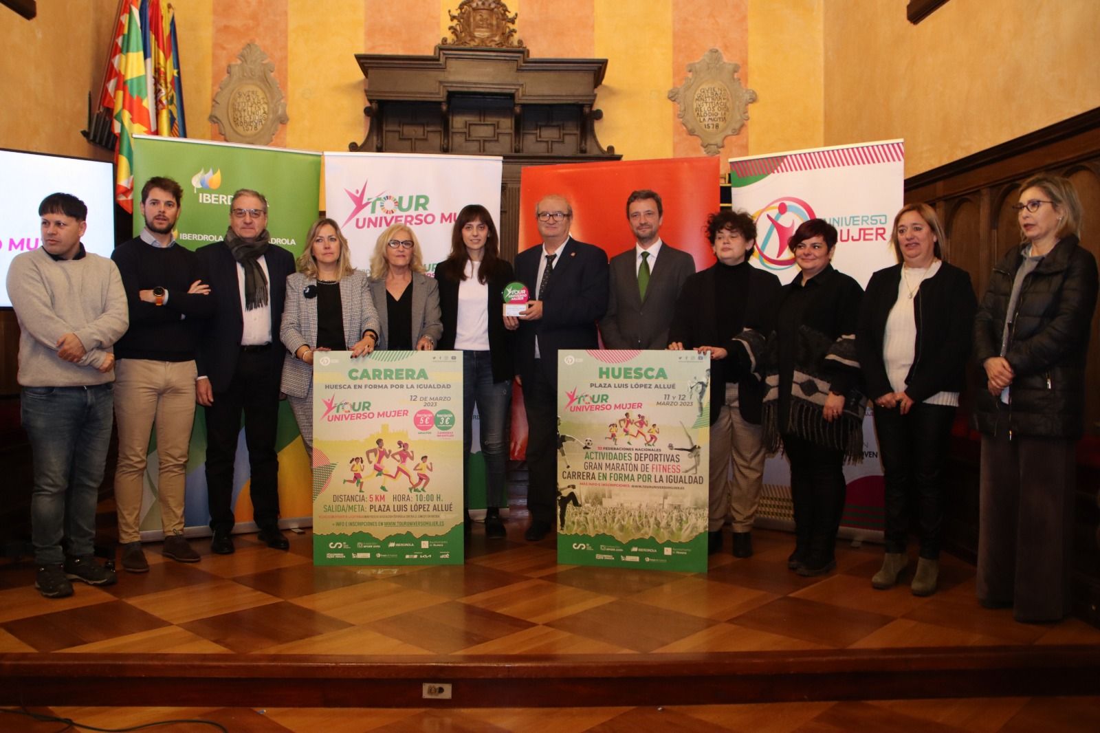 Presentación del Tour en el Ayuntamiento de Huesca.