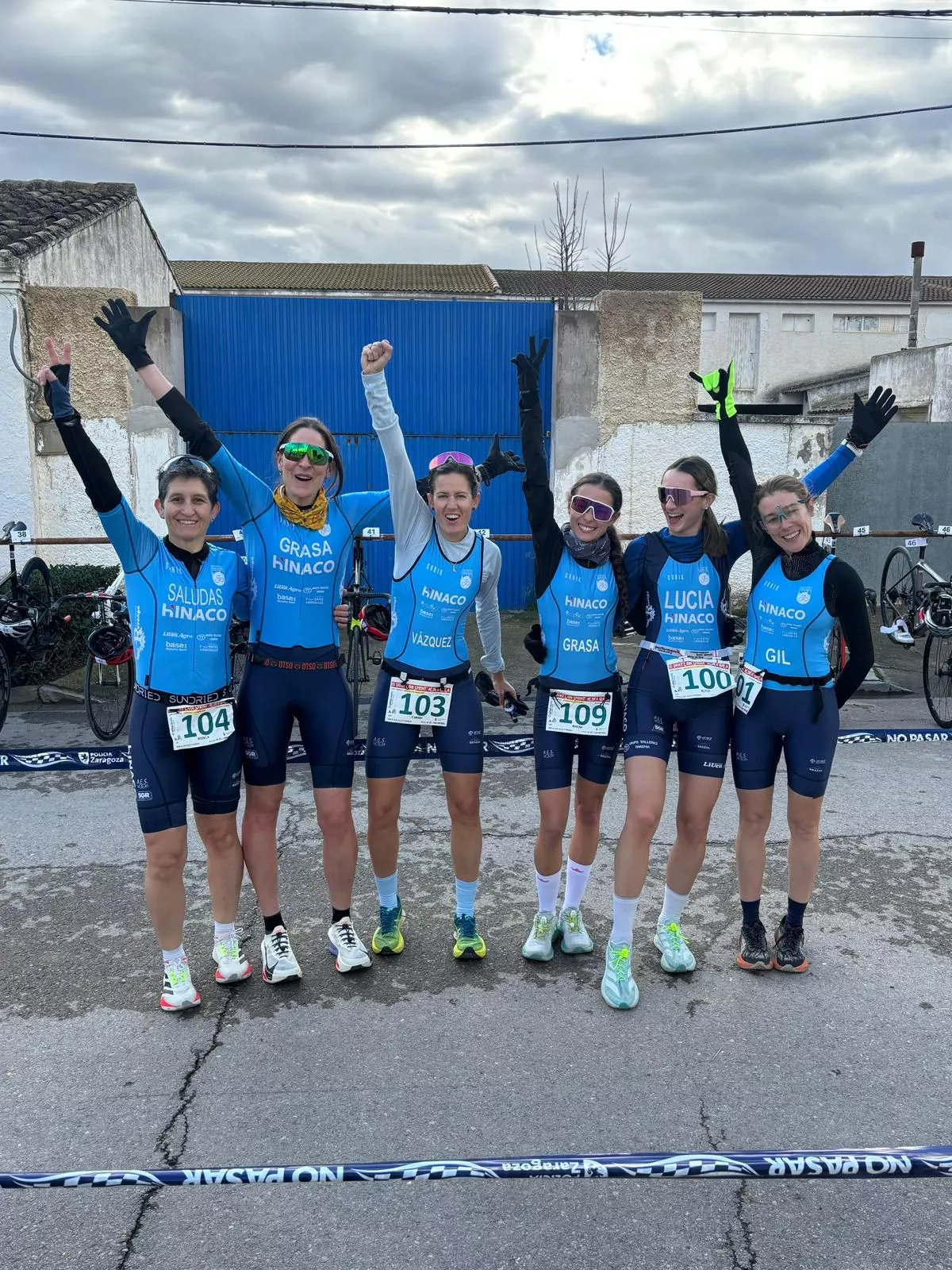 Equipo femenino del Hinaco CC Monzón, subcampeón de Aragón