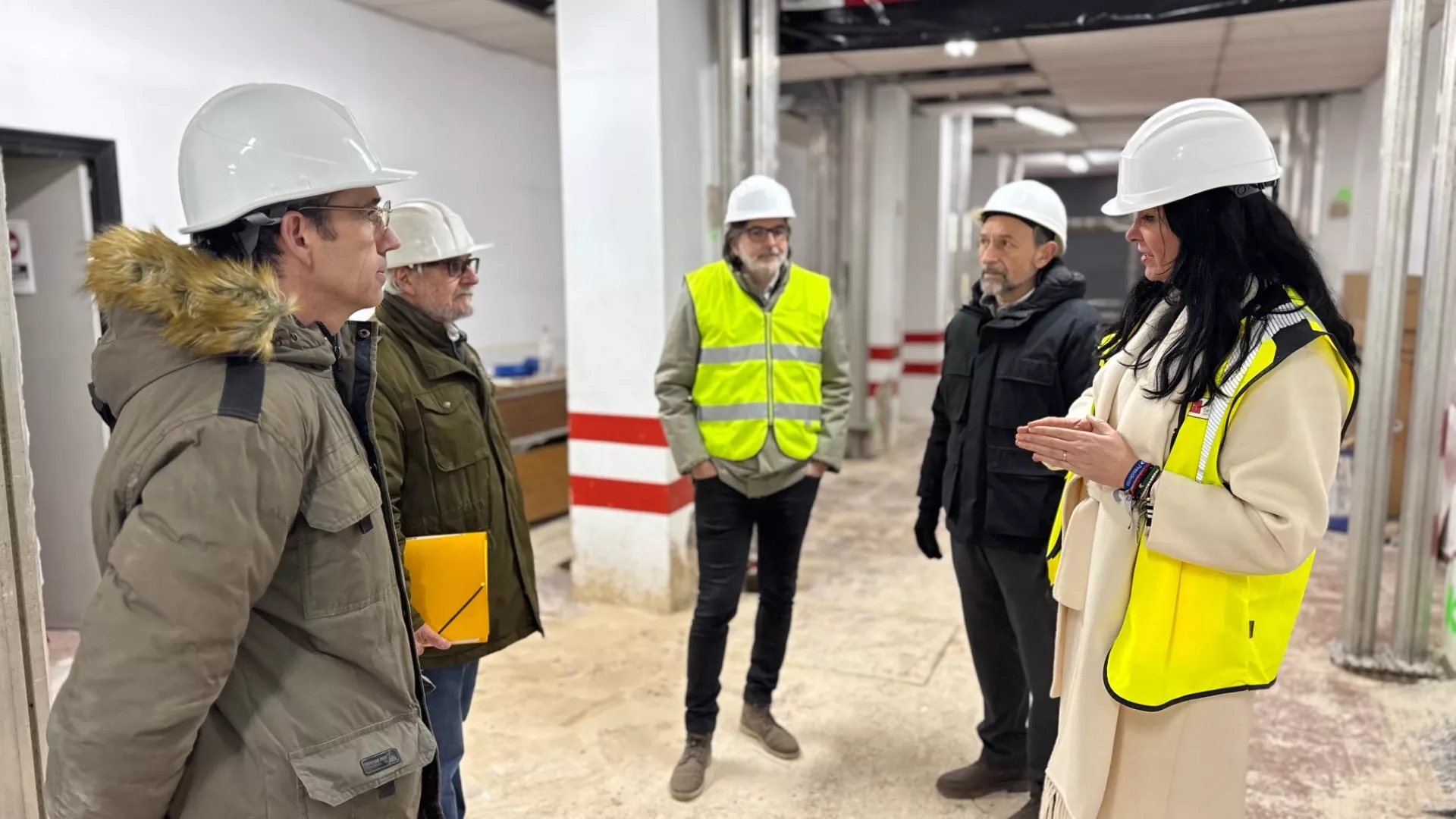 Visita técnica de las obras de los tres bloques de Santa Clara ya apuntalados