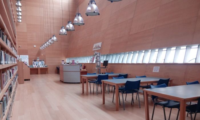 Instalaciones de la biblioteca Ramón J. Sender.