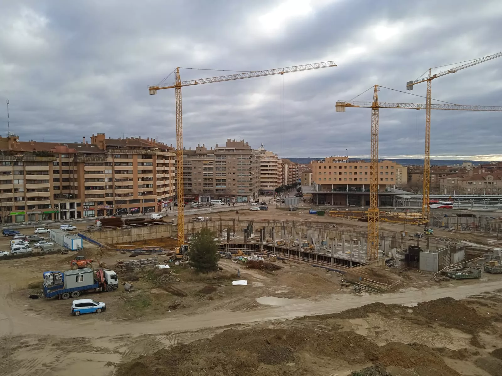 Polígono Harineras en la última demolición de los viejos edificios. Foto Teresa Sesé