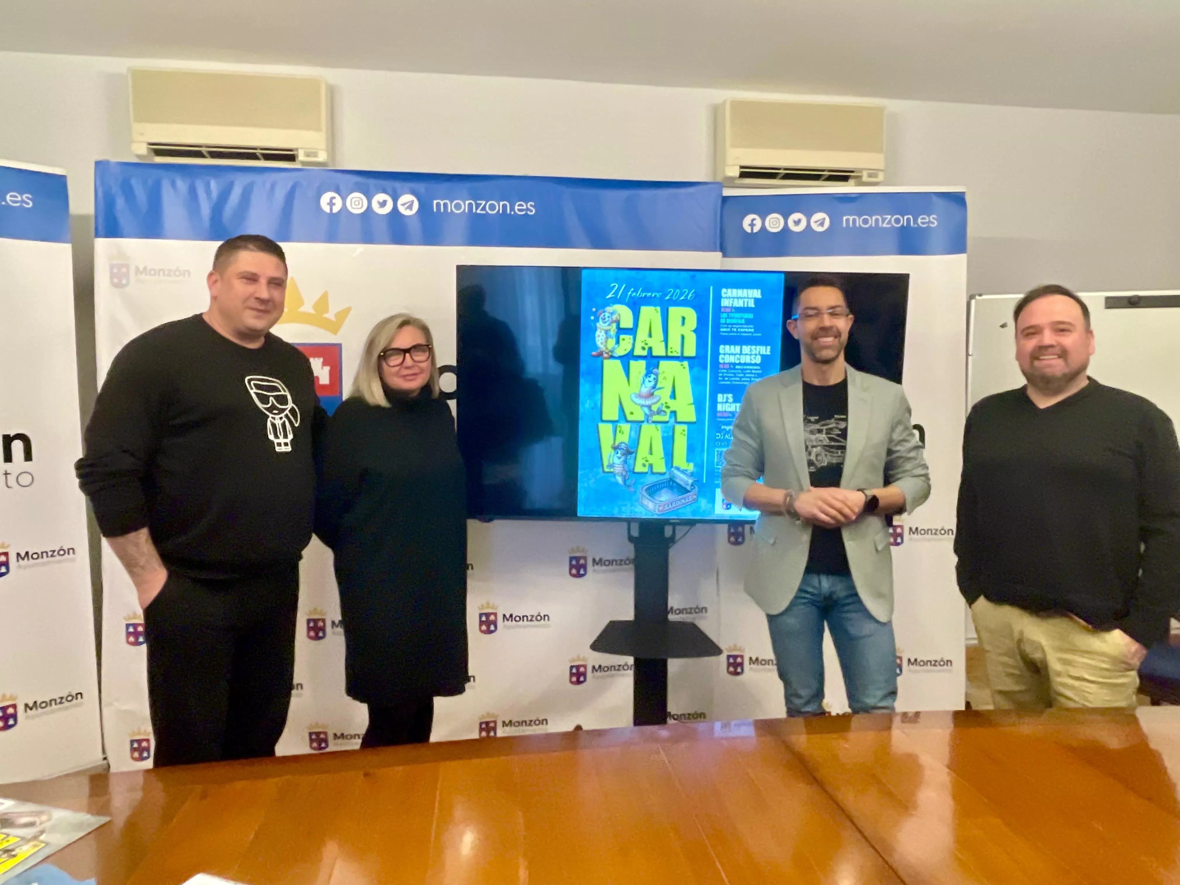 El Carnaval de Monzón, que se ha presentado este martes, repartirá 5.000 euros en premios.