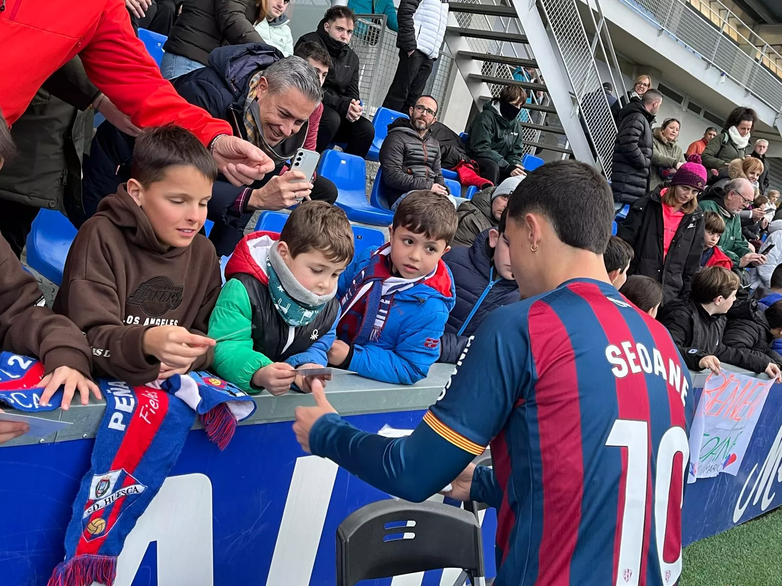 Presentación de los nuevos fichajes del Huesca en El Alcoraz. Foto: Adri Mora