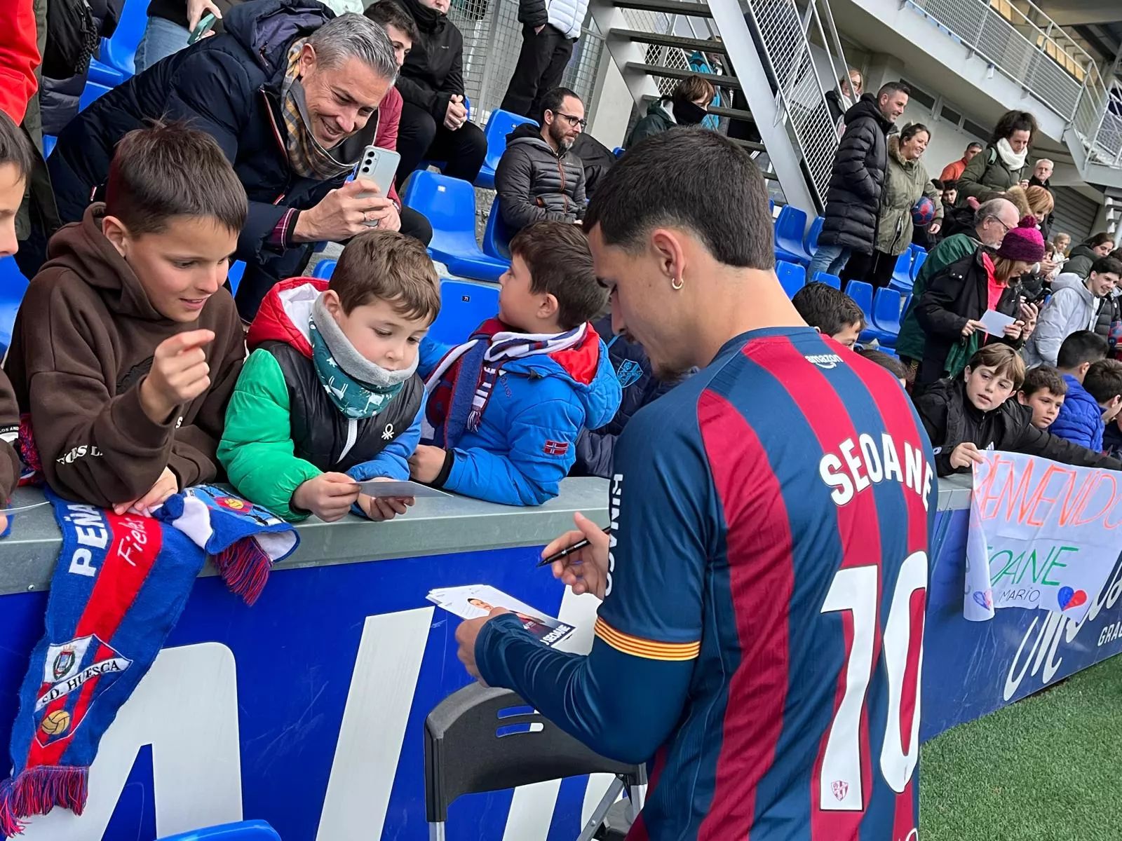 Presentación de los nuevos fichajes del Huesca en El Alcoraz. Foto: Adri Mora