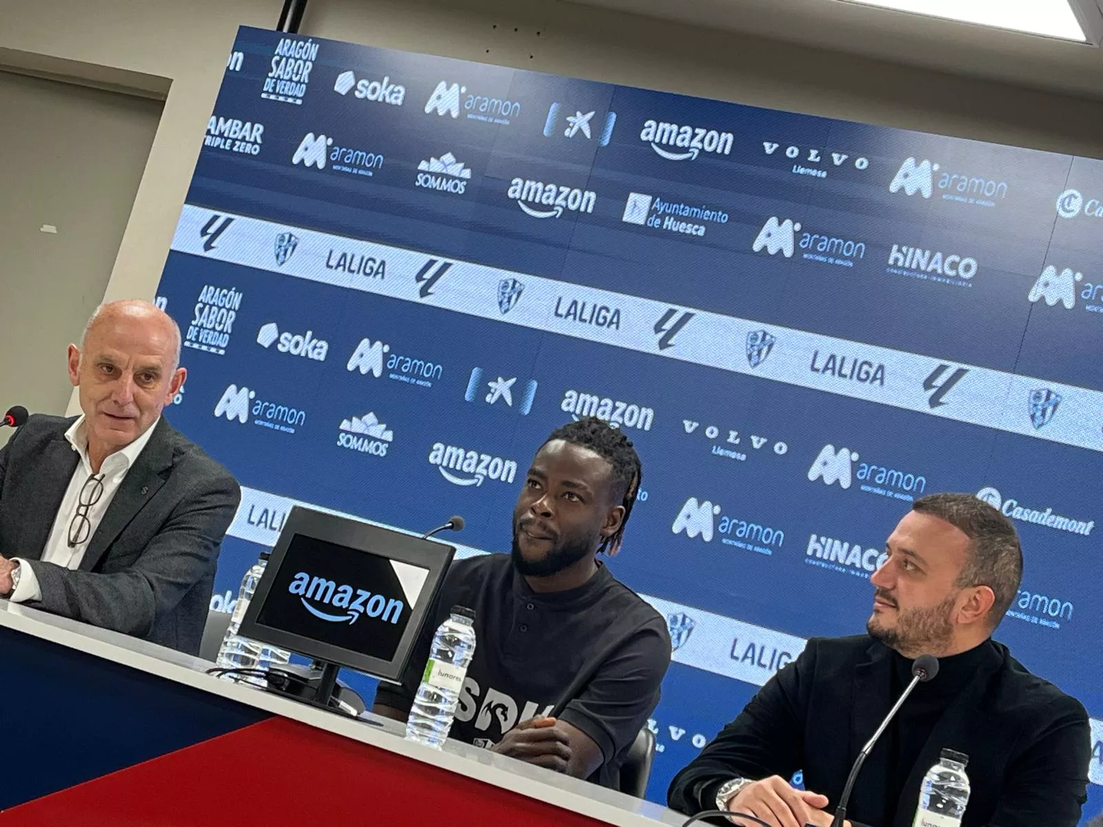 Presentación de los nuevos fichajes del Huesca en El Alcoraz. Foto: Adri Mora
