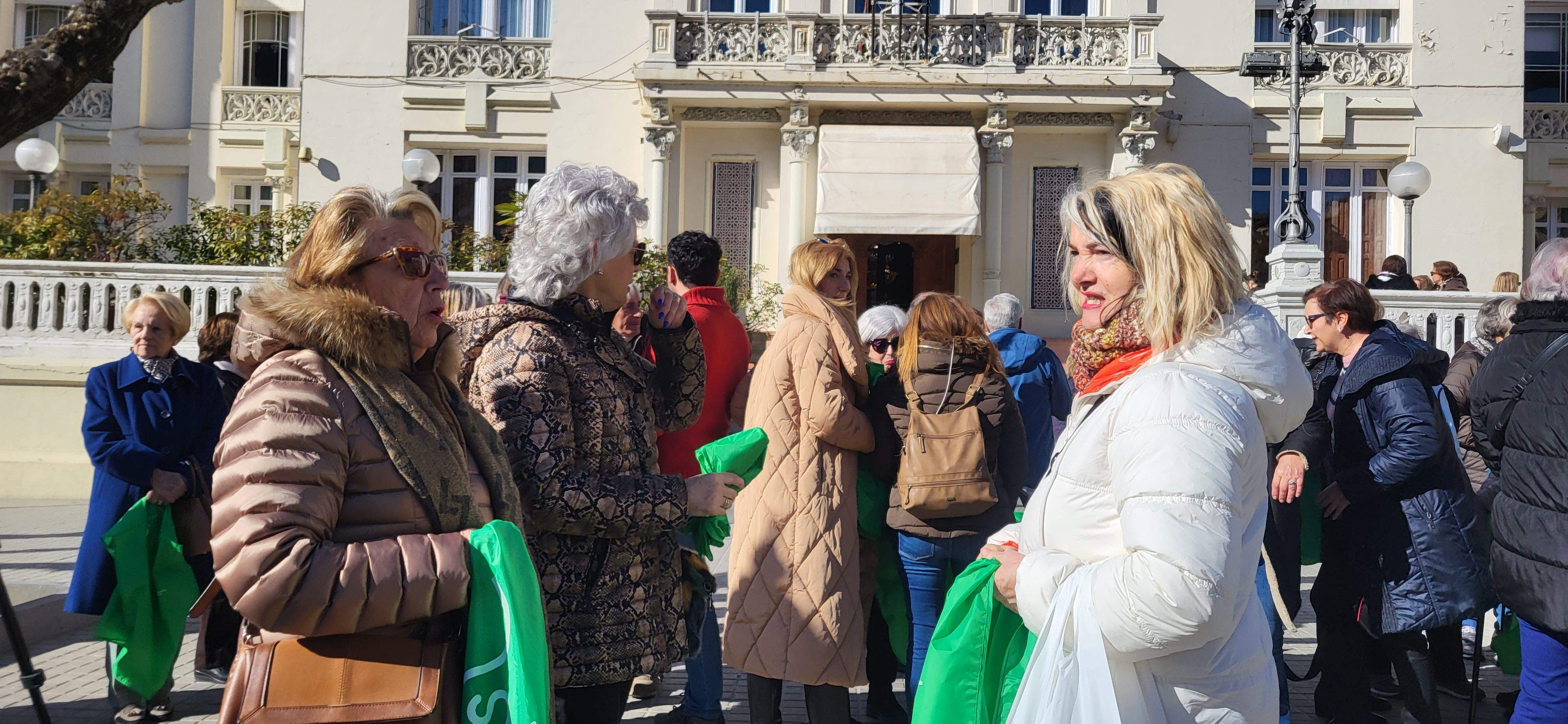 Imágenes de la celebración en Huesca del Día Mundial Contra el Cáncer. Foto Myriam Martínez
