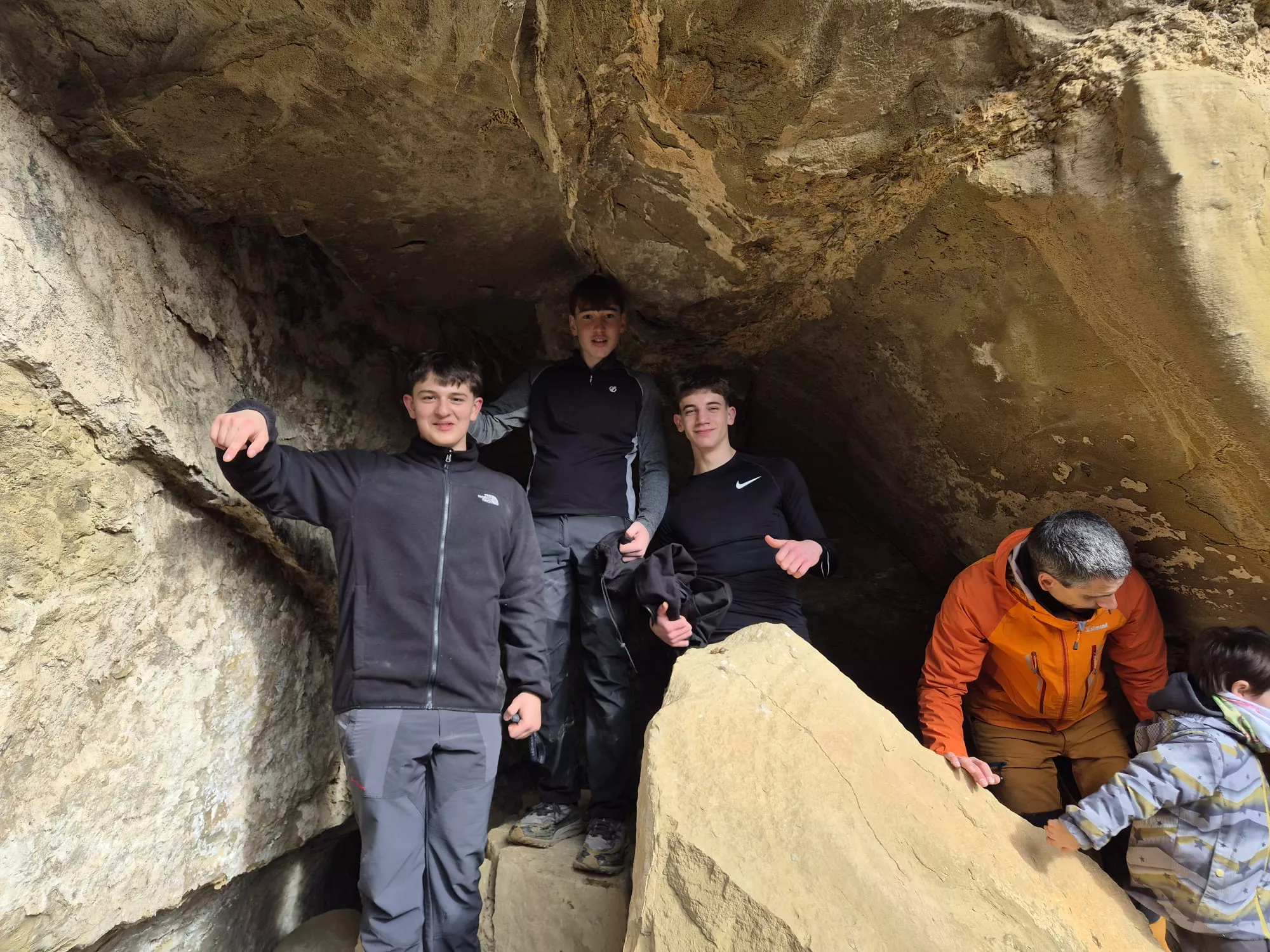 La mina de cobre de Sagarillo, una fascinación en el tercer entreno de la Javierada. Foto Juanlu Herrero