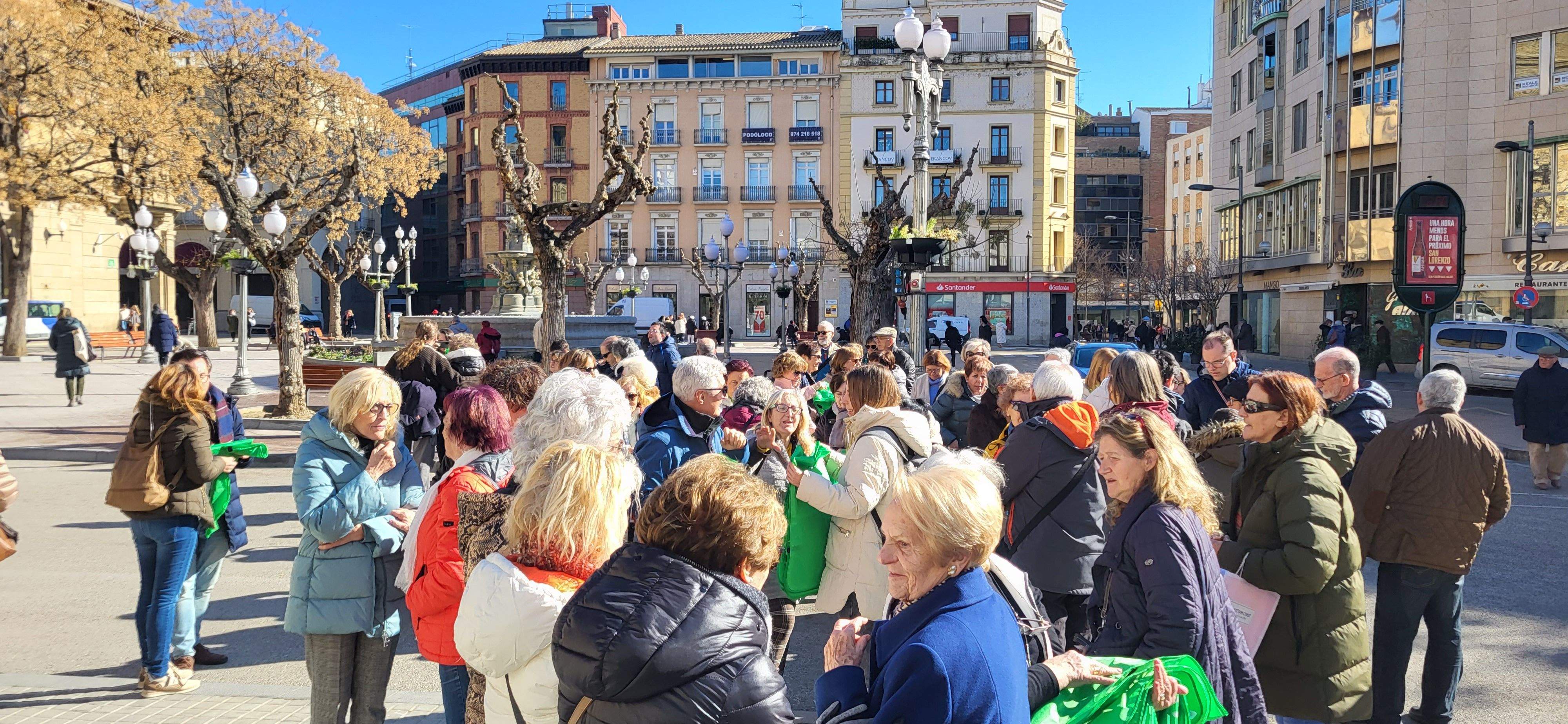 Imágenes de la celebración en Huesca del Día Mundial Contra el Cáncer. Foto Myriam Martínez