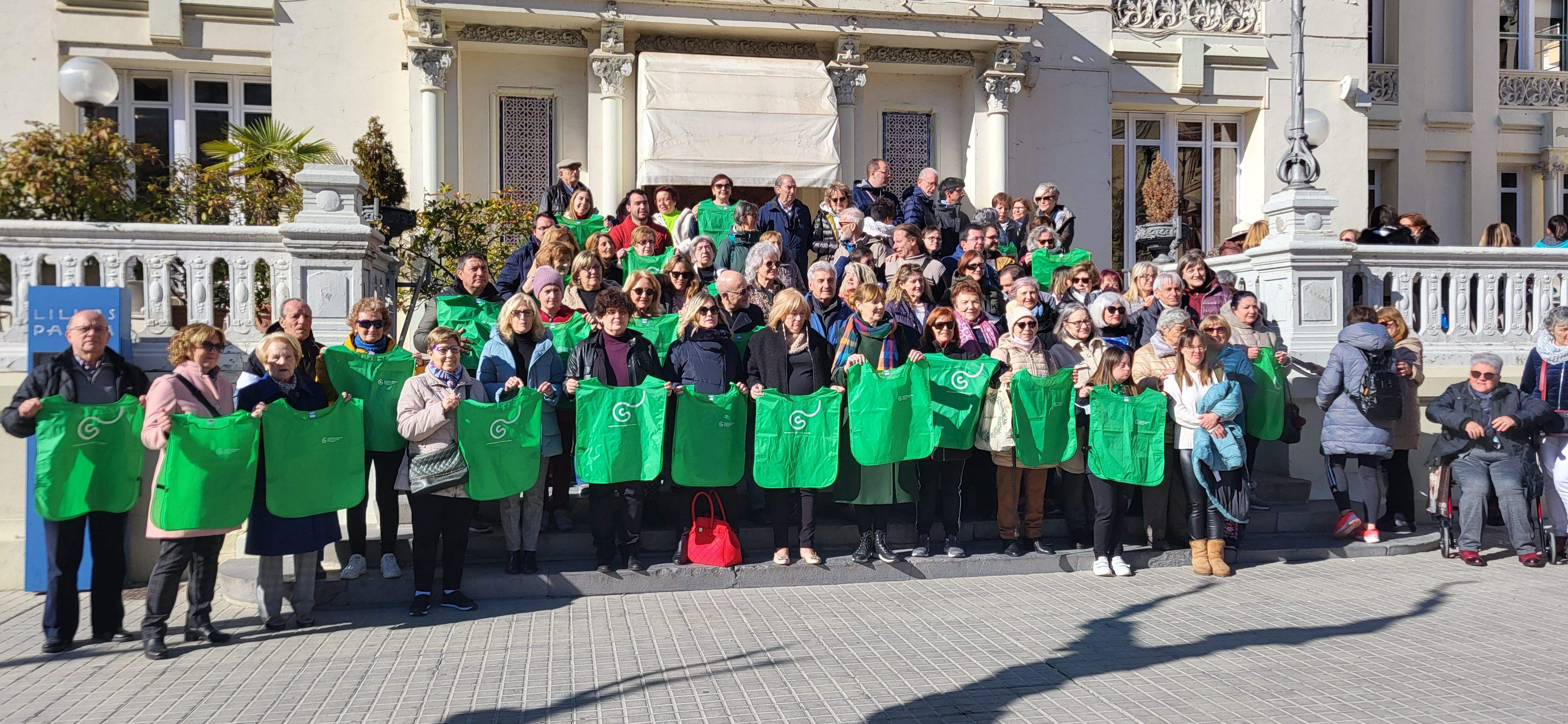 Imágenes de la celebración en Huesca del Día Mundial Contra el Cáncer. Foto Myriam Martínez