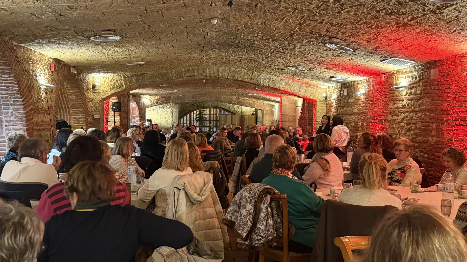 Encuentro de la candidatura del PSOE con la asociación de mujeres de Los Monegros.