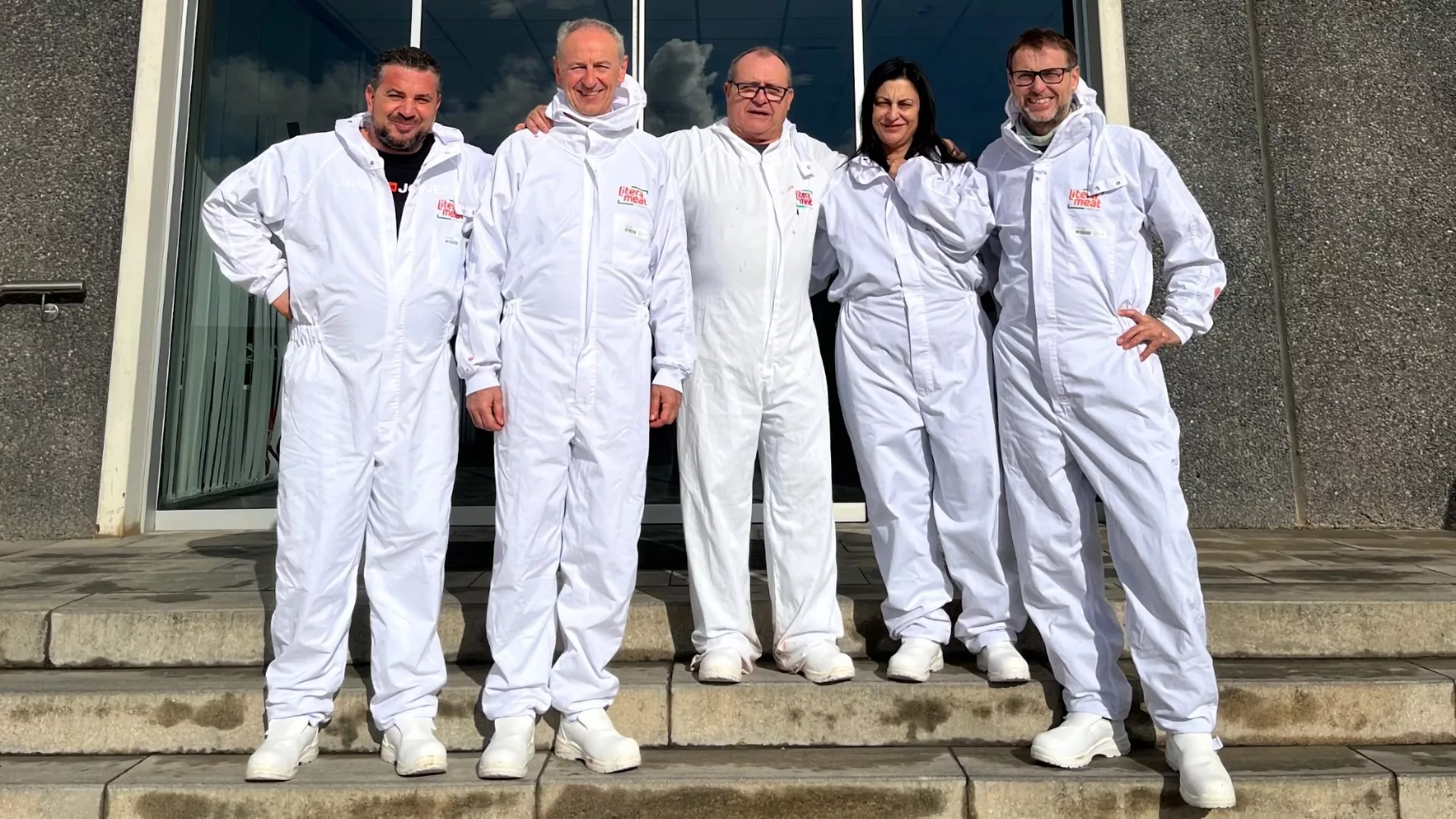 Roca junta a candidatos y representantes del PAR en la visita a Litera Meat en Binéfar.