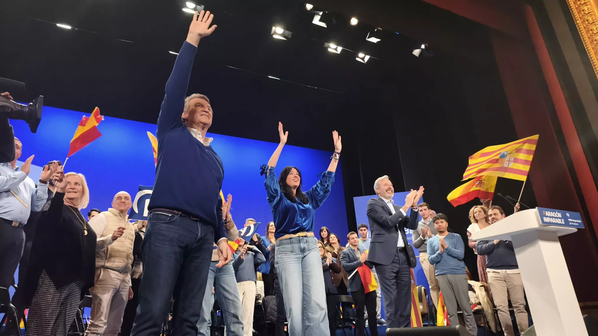 Mitin de Alberto Núñez Feijóo en el Teatro Olimpia de Huesca. Foto María José Sampietro