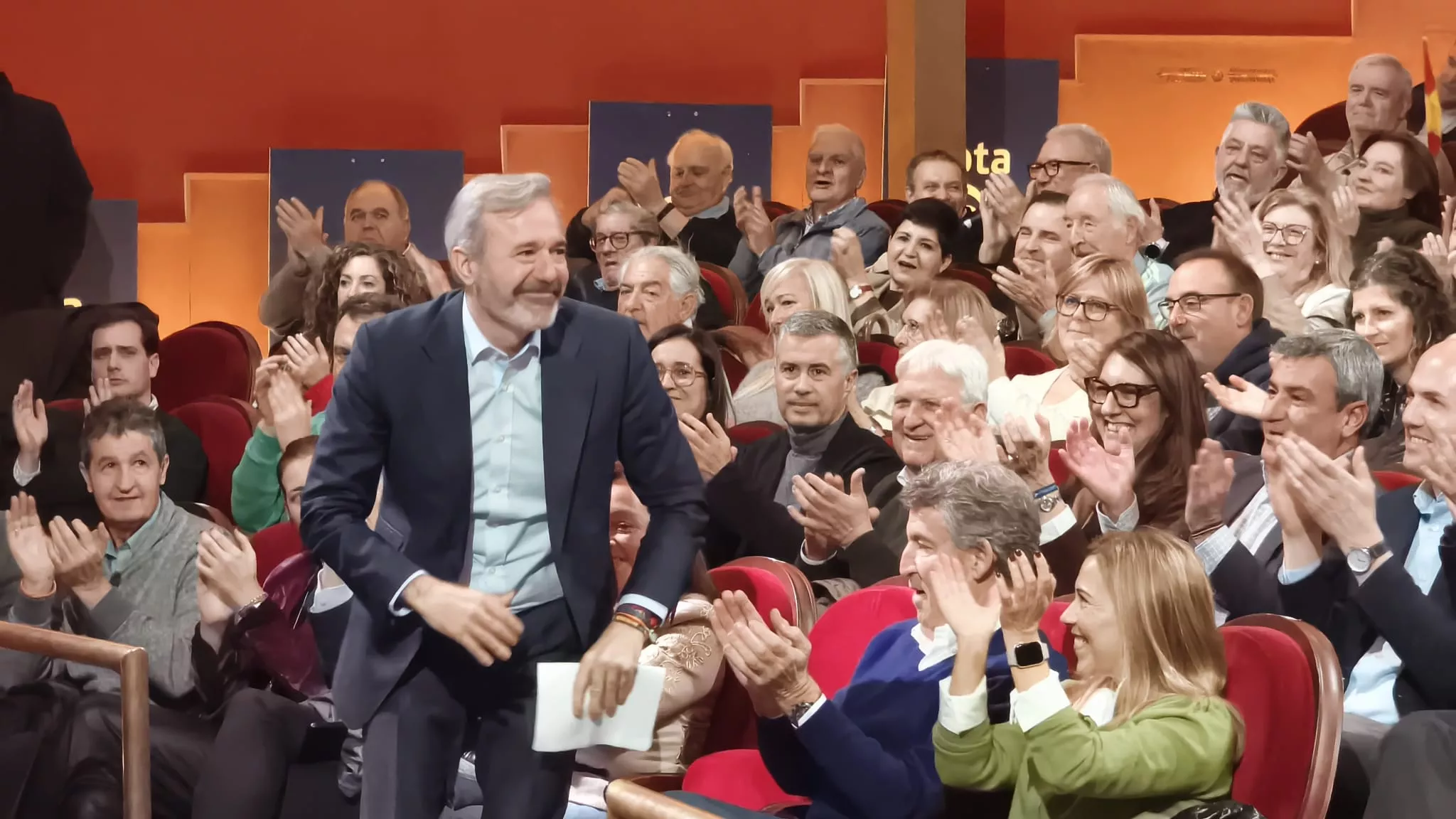 Mitin de Alberto Núñez Feijóo en el Teatro Olimpia de Huesca. Foto María José Sampietro