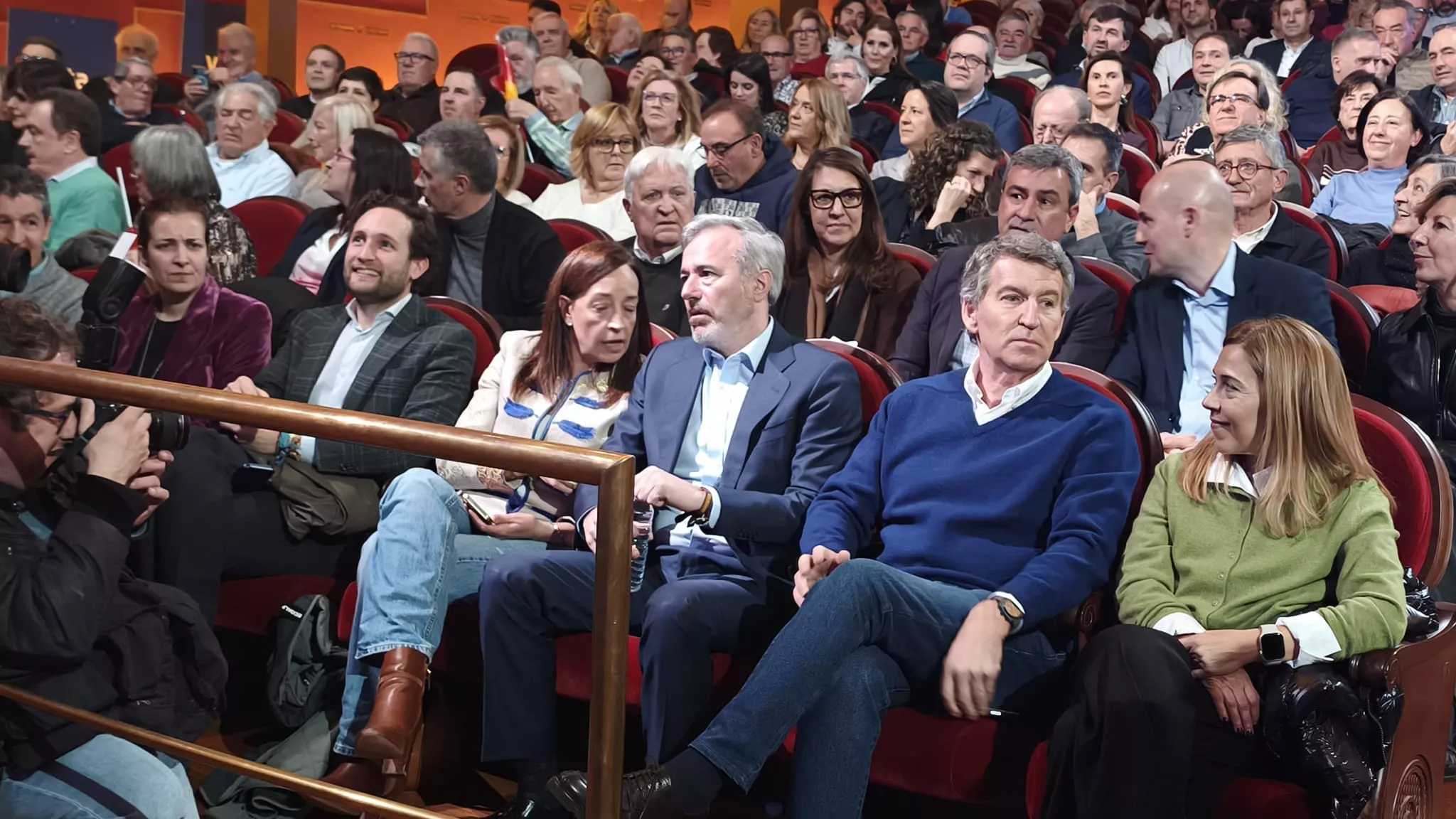 Mitin de Alberto Núñez Feijóo en el Teatro Olimpia de Huesca. Foto María José Sampietro