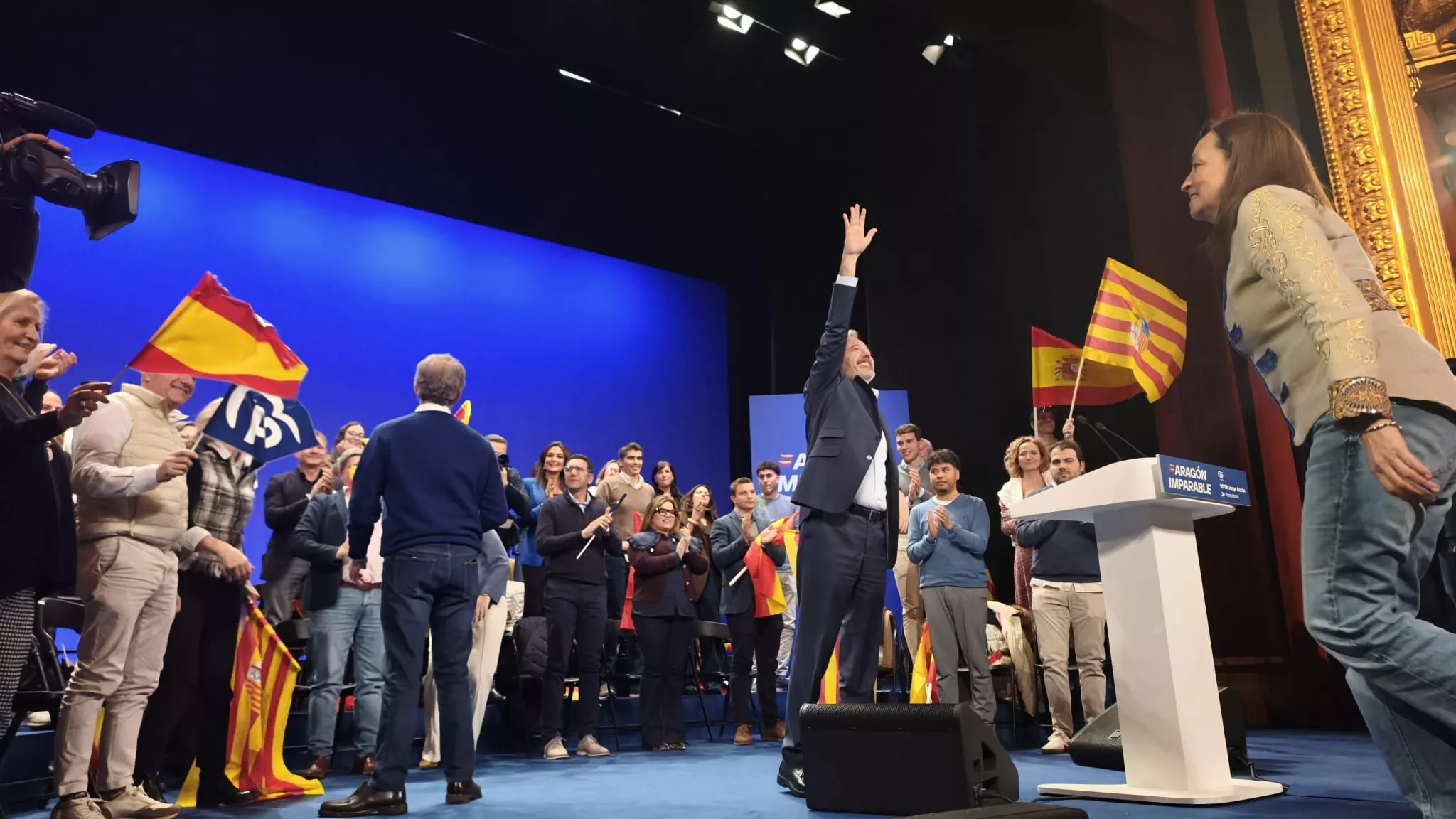 Mitin de Alberto Núñez Feijóo en el Teatro Olimpia de Huesca. Foto María José Sampietro