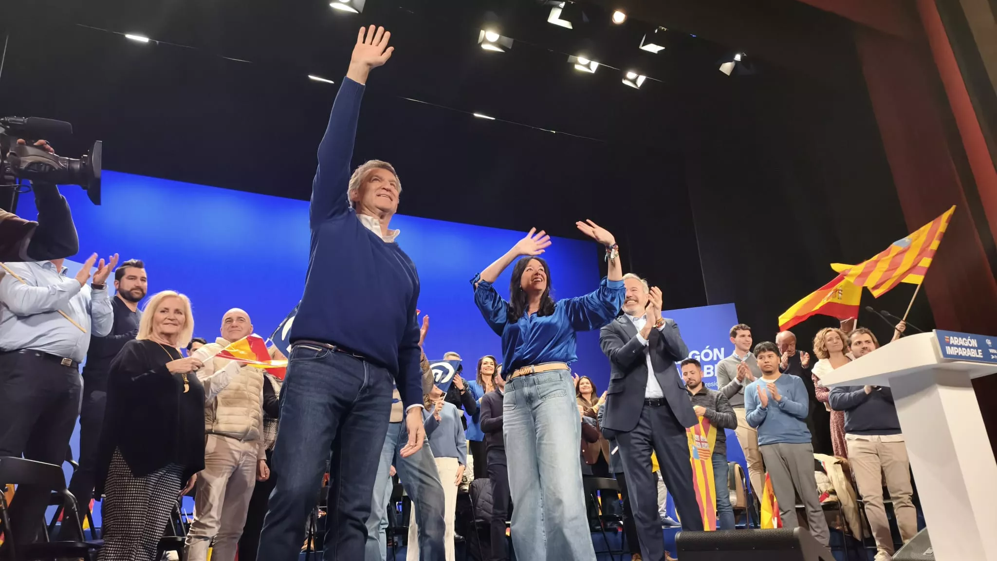 Mitin de Alberto Núñez Feijóo en el Teatro Olimpia de Huesca. Foto María José Sampietro