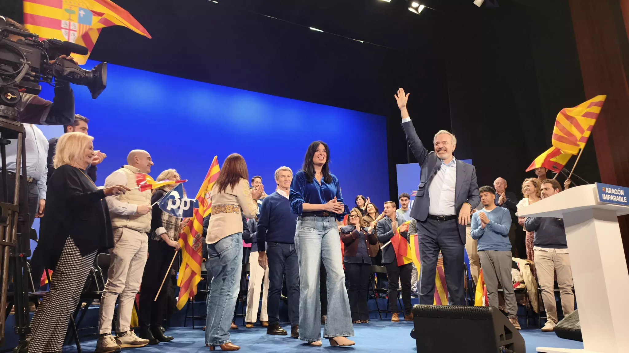 Mitin de Alberto Núñez Feijóo en el Teatro Olimpia de Huesca. Foto María José Sampietro