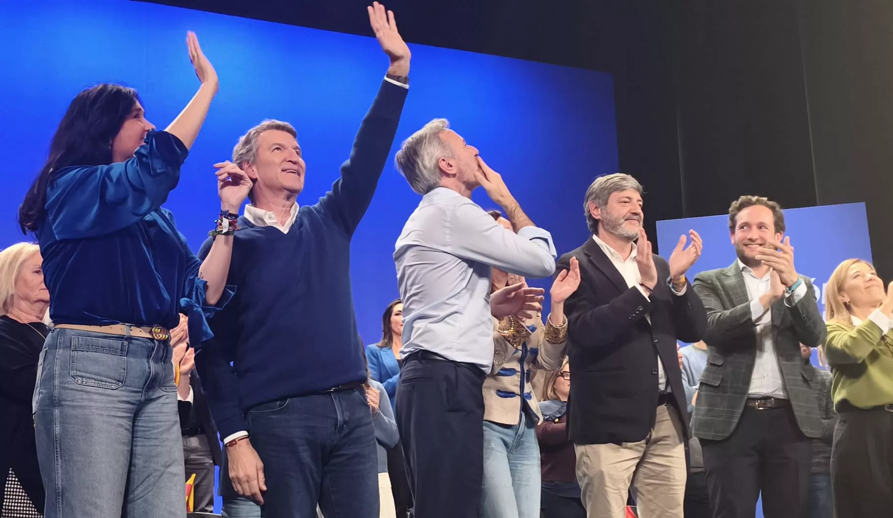 Mitin de Alberto Núñez Feijóo en el Teatro Olimpia de Huesca. Foto María José Sampietro