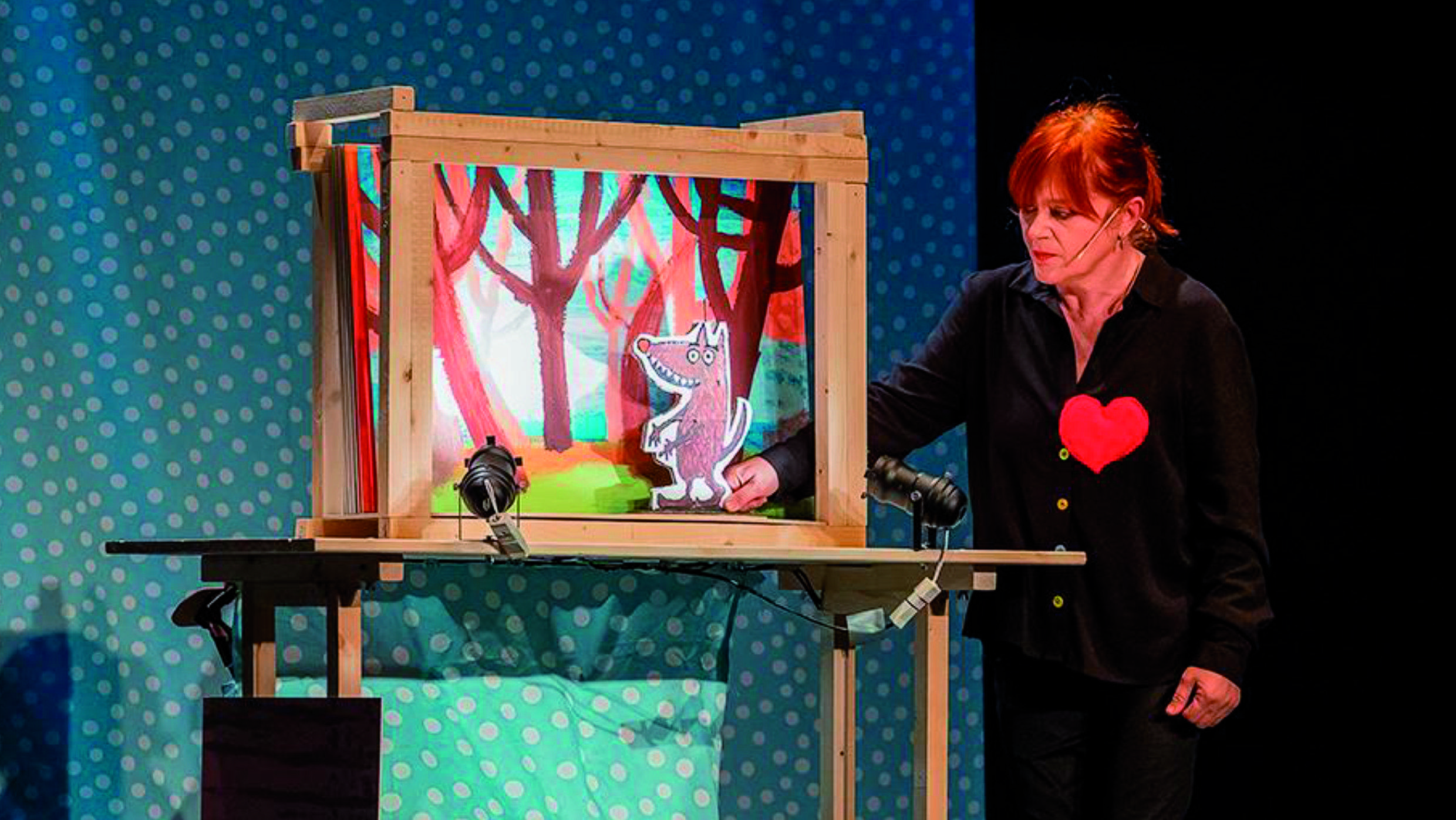 Teatro Los Claveles presenta 'Cuentos mágicos, Kamishibai'.