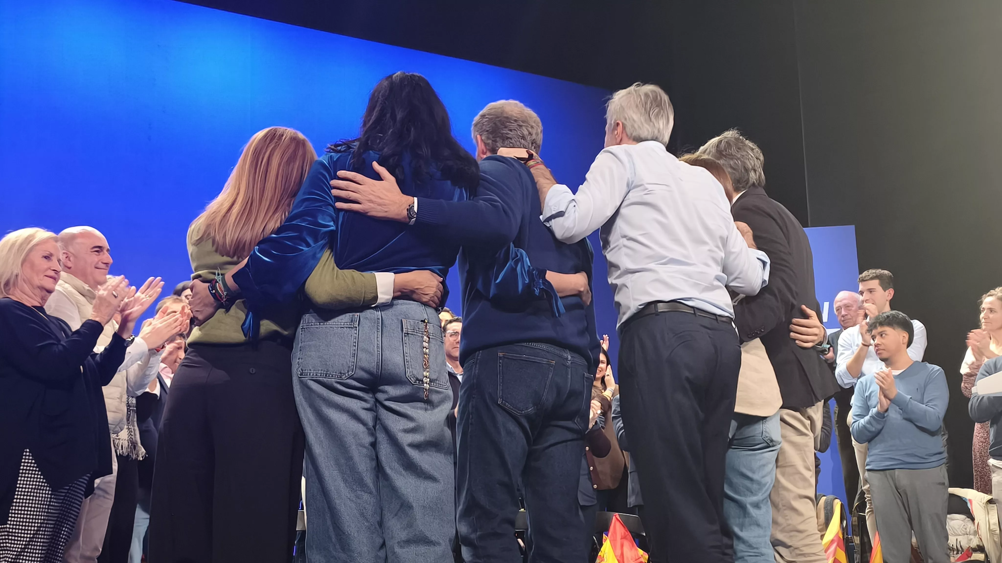 Mitin de Alberto Núñez Feijóo en el Teatro Olimpia de Huesca. Foto María José Sampietro