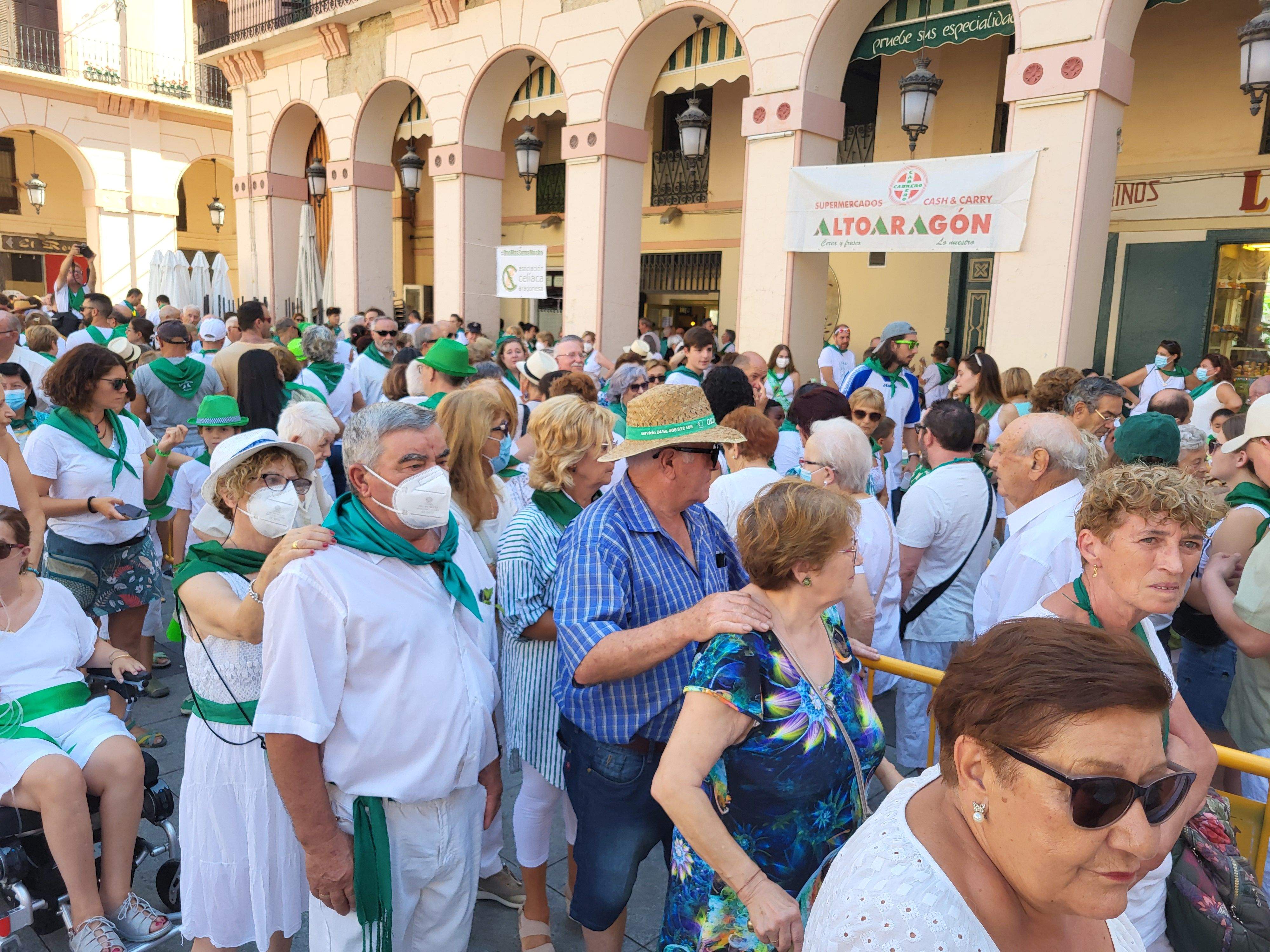 Colas para los bocadillos de jamón y el melón 