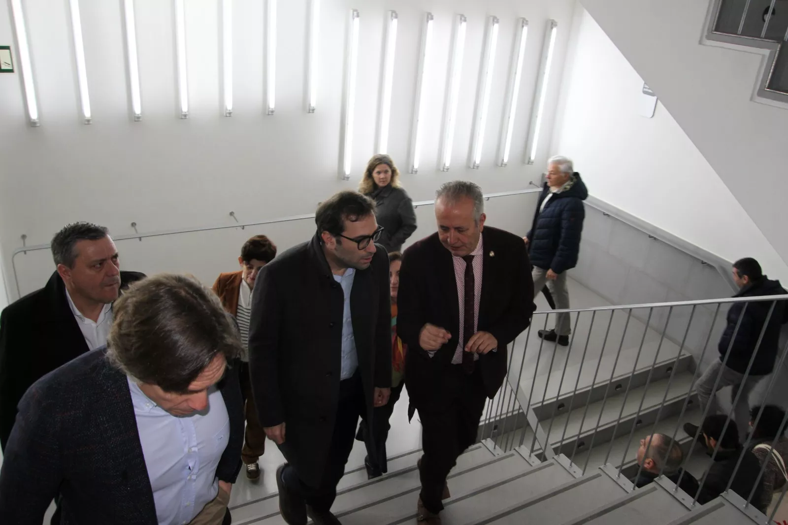 Diálogo entre Carlos Cuerpo y Fernando Sabés en el Palacio de Congresos de Huesca. Foto Carlos Neofato