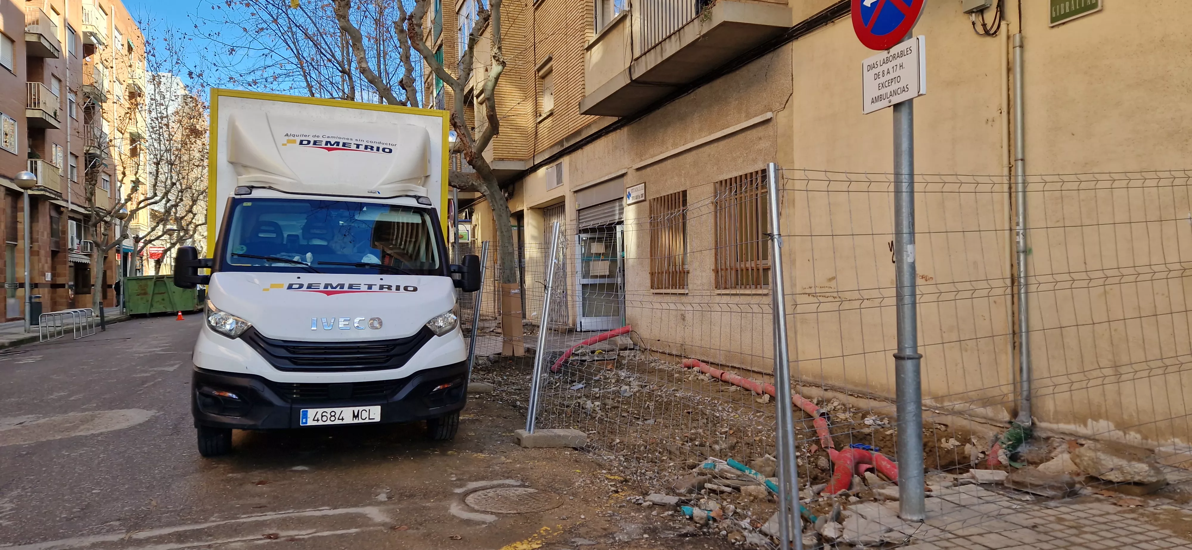 Traslado de enseres del viejo al nuevo centro de salud del Perpetuo Socorro. Foto Myriam Martínez