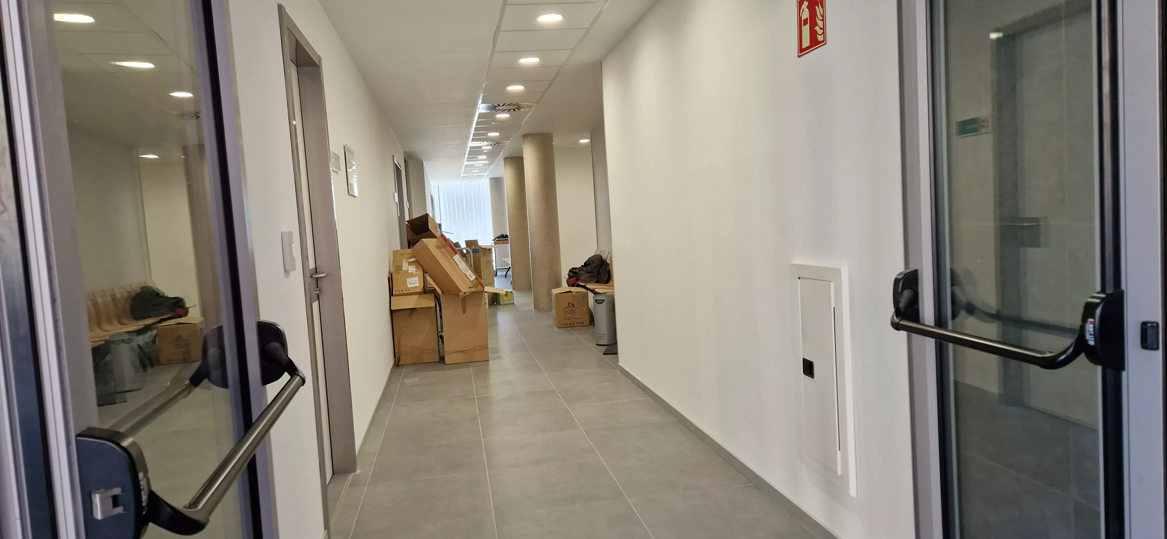 Traslado de enseres del viejo al nuevo centro de salud del Perpetuo Socorro. Foto Myriam Martínez