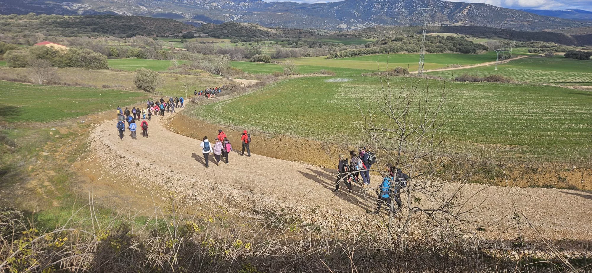Entreno cuarto de la Javierada de los Amantes de la Naturaleza con el eje en la Cueva de Chaves en Bastarás.