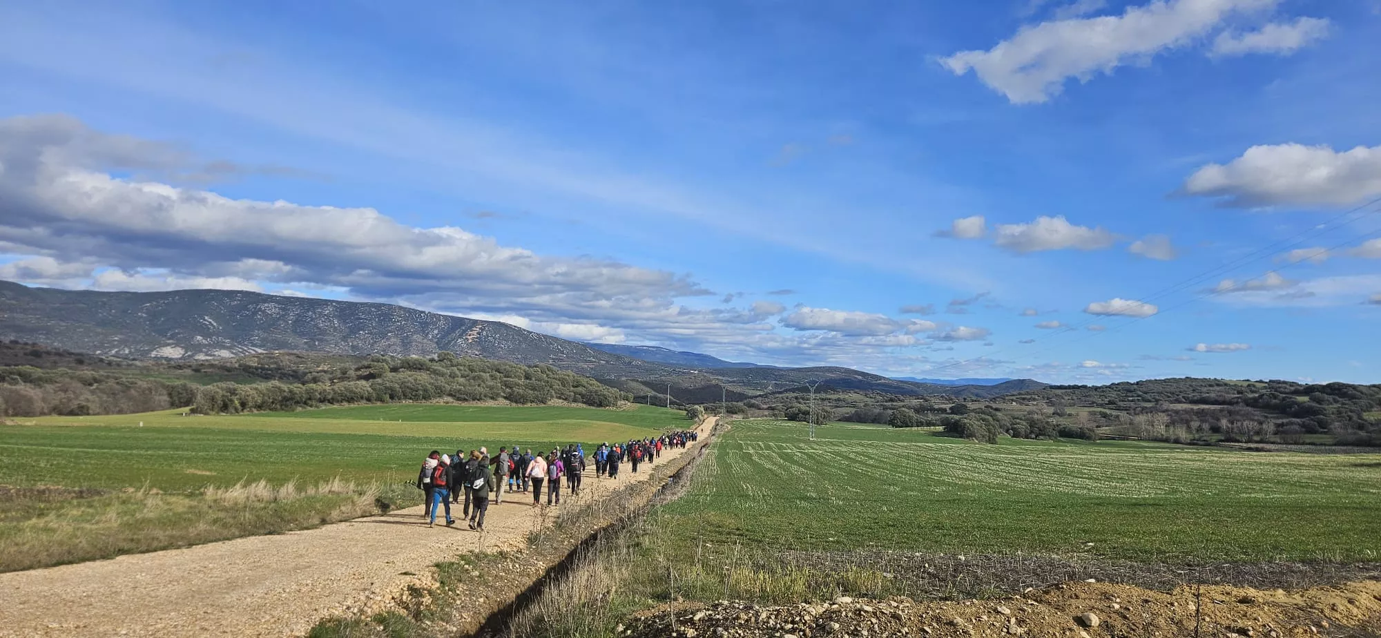 Entreno cuarto de la Javierada de los Amantes de la Naturaleza con el eje en la Cueva de Chaves en Bastarás.