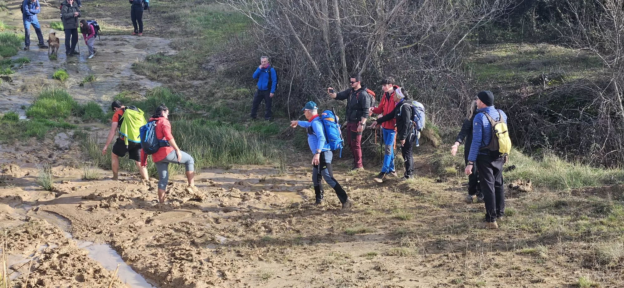 Entreno cuarto de la Javierada de los Amantes de la Naturaleza con el eje en la Cueva de Chaves en Bastarás.