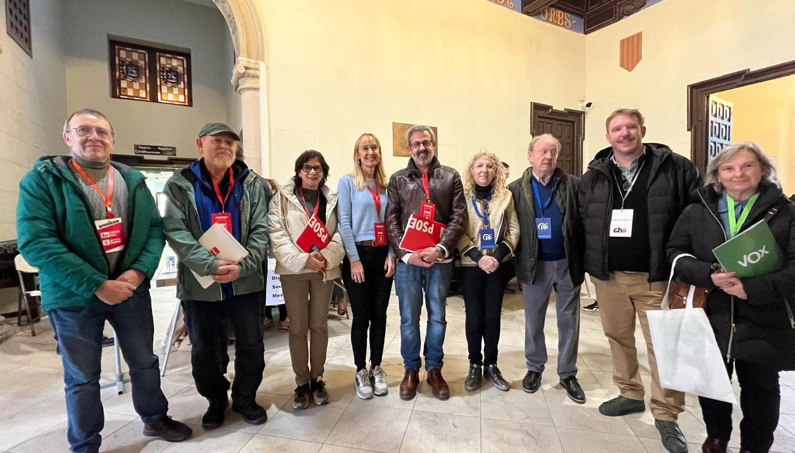 Apoderados en el colegio del Ayuntamiento. Foto Mercedes Manterola