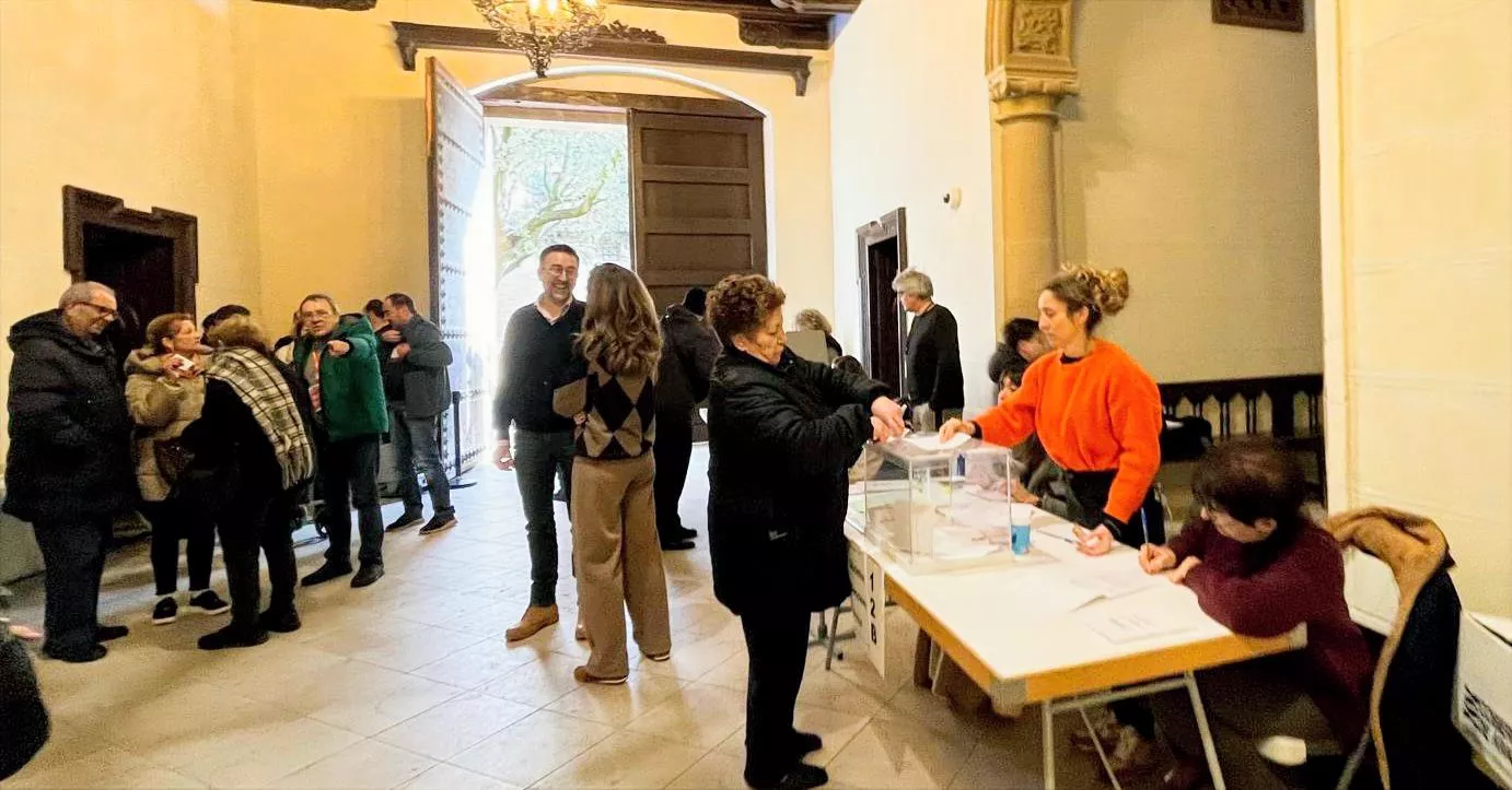 Coledgio electoral del Ayuntamiento de Huesca. Foto Mercedes Manterola