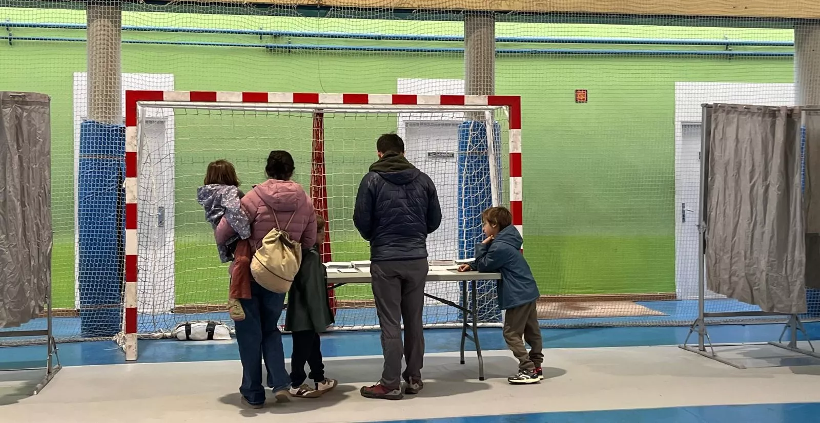 Jornada electoral en Huesca. Foto Mercedes Manterola