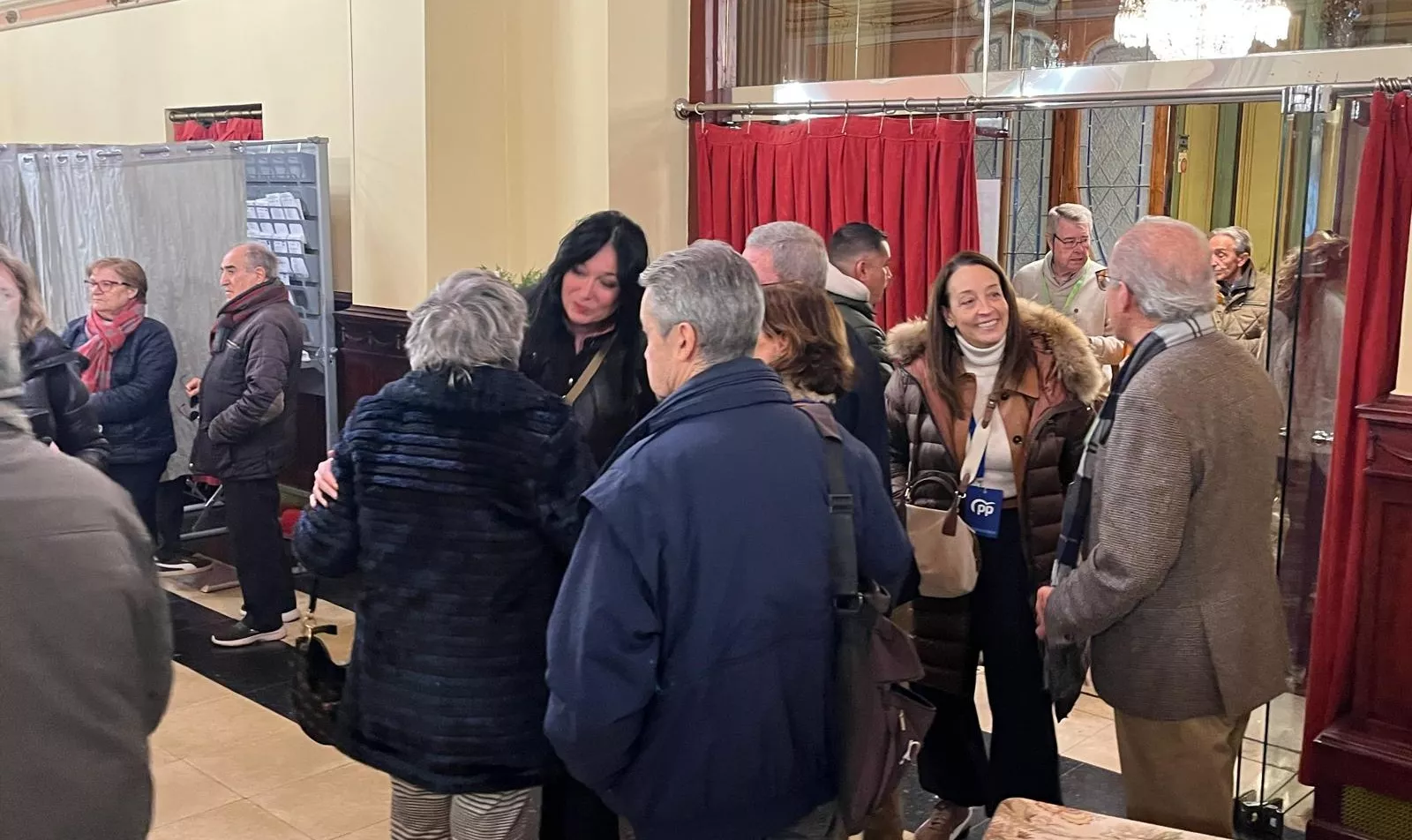 La candidata Carmen Susín y la alcaldesa Lorena Orduna. Foto Mercedes Manterola
