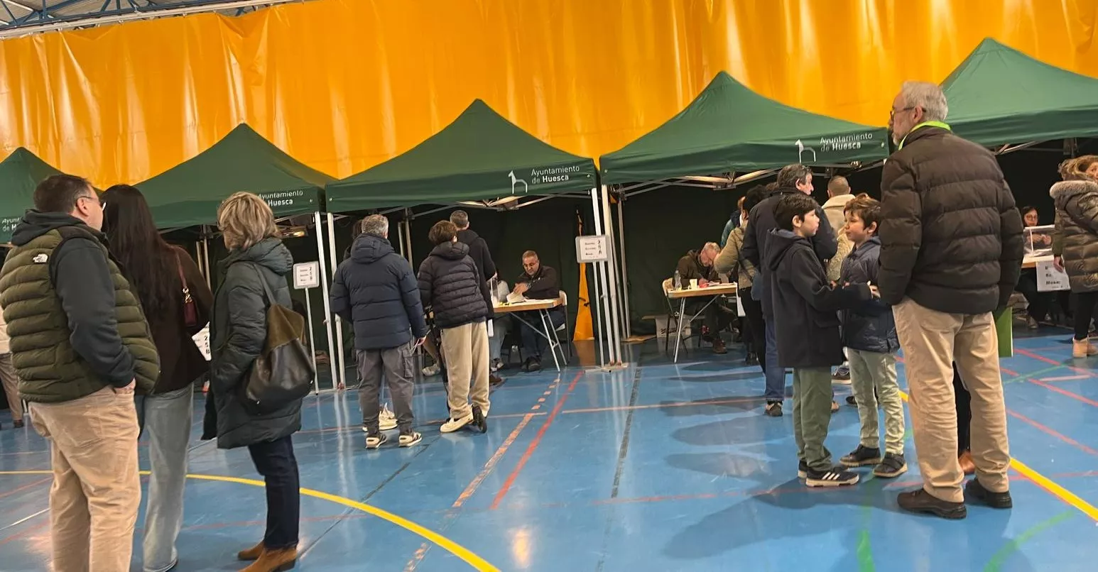 Votaciones en el colegio electoral del Sancho Ramírez. Foto Mercedes Manterola