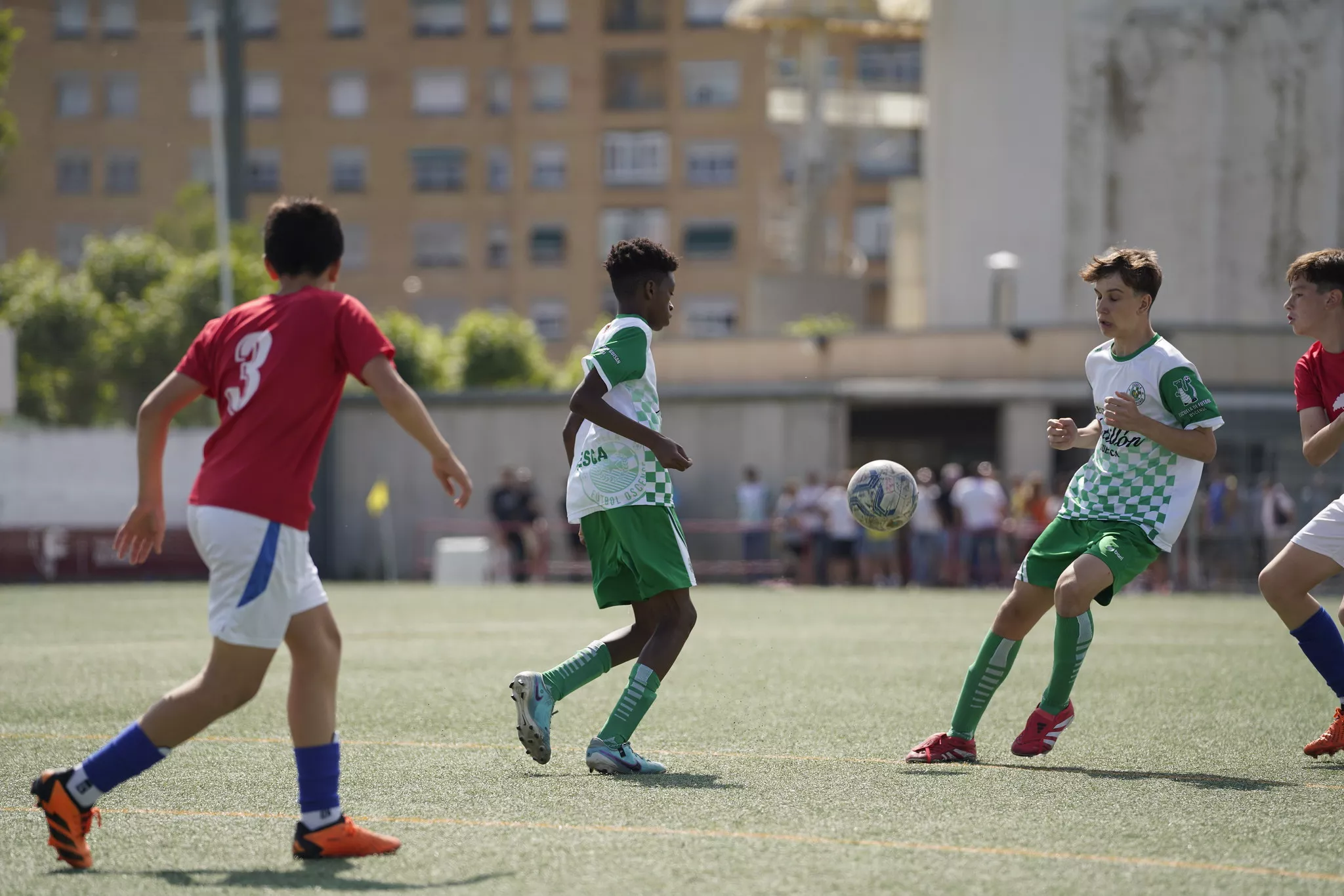 Foto de archivo fútbol base. Resultados y clasificaciones del fútbol altoaragonés del 14 y 15 de marzo.